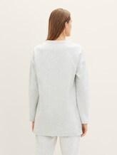 Loungewear oversized Langarmshirt mit Logo-Print - weiß-mittel-melange - Model-Rückansicht