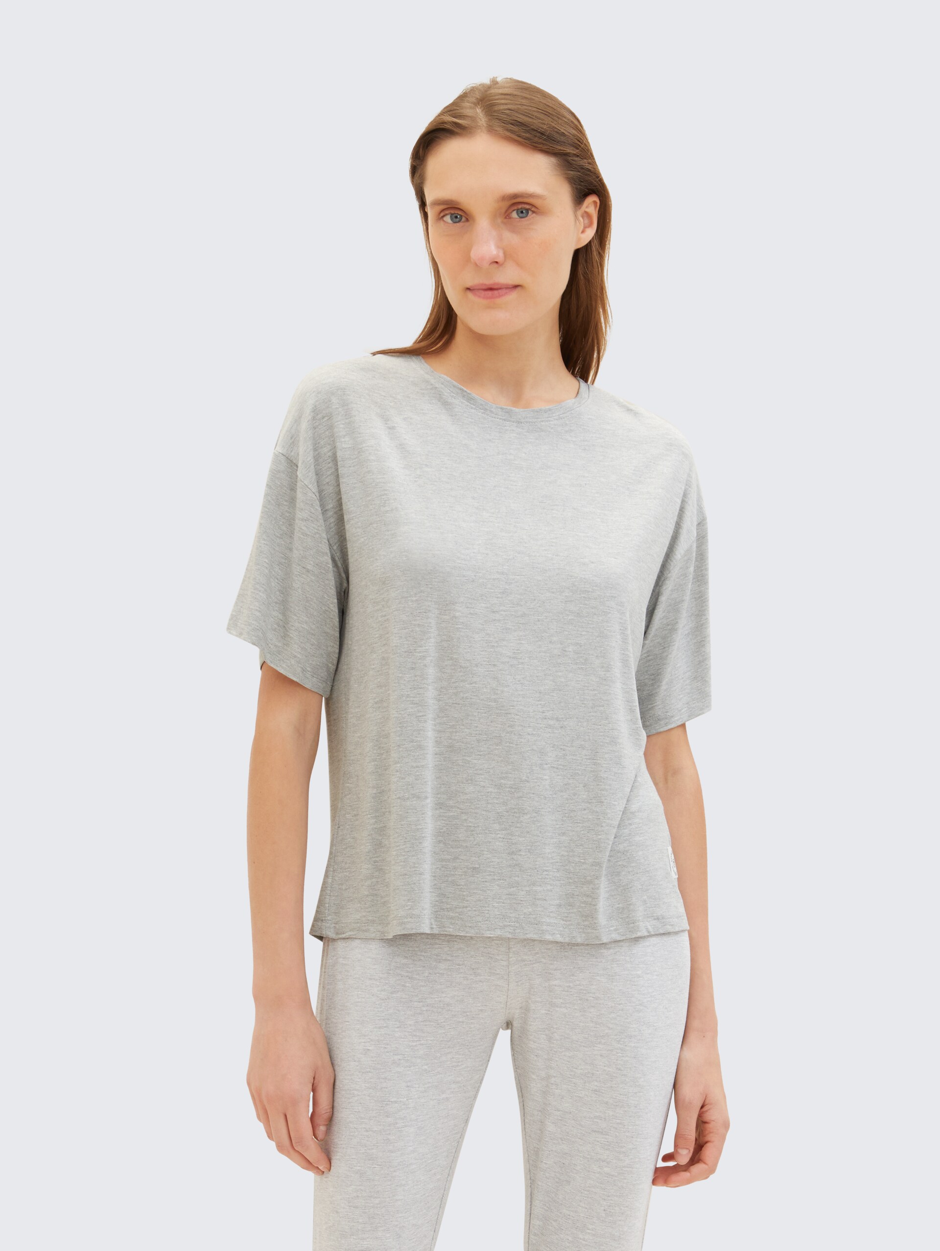 Loungewear T-Shirt in Melange Optik - grey-medium-melange - Model-Vorderansicht