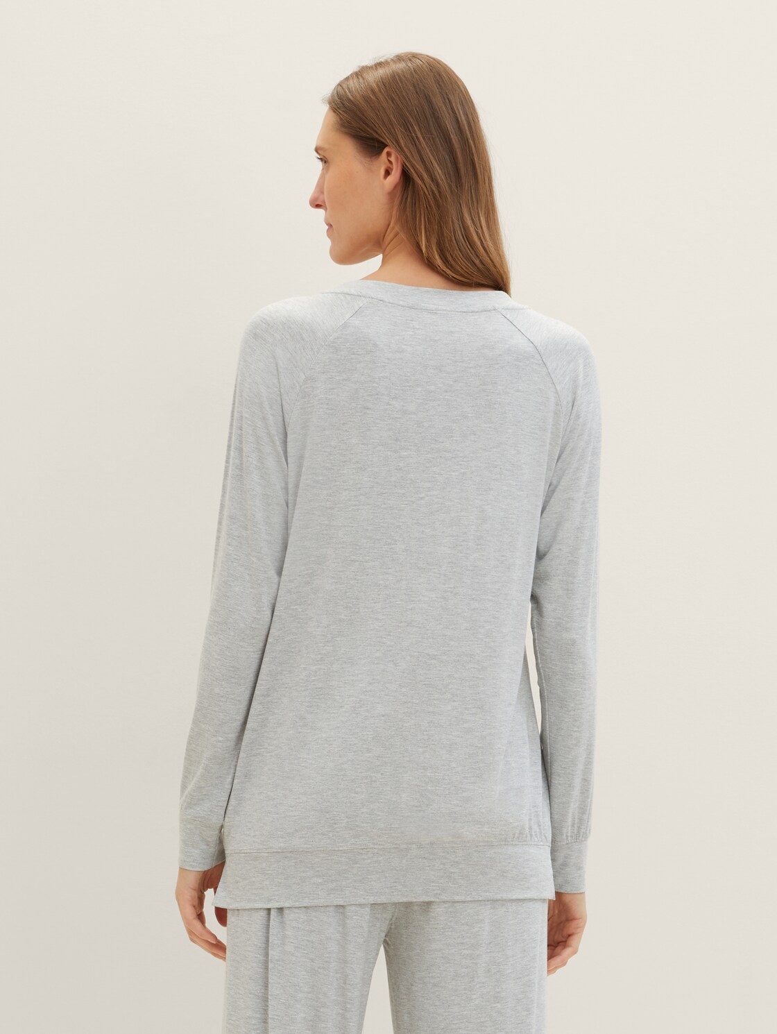 Loungewear Sweatshirt in Melange Optik - grey-medium-melange - Model-Rückansicht