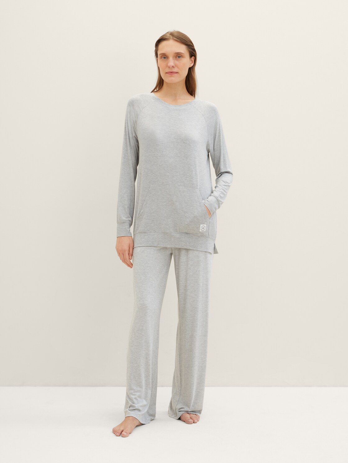 Loungewear Sweatshirt in Melange Optik - grey-medium-melange - seitliche Model-Ansicht