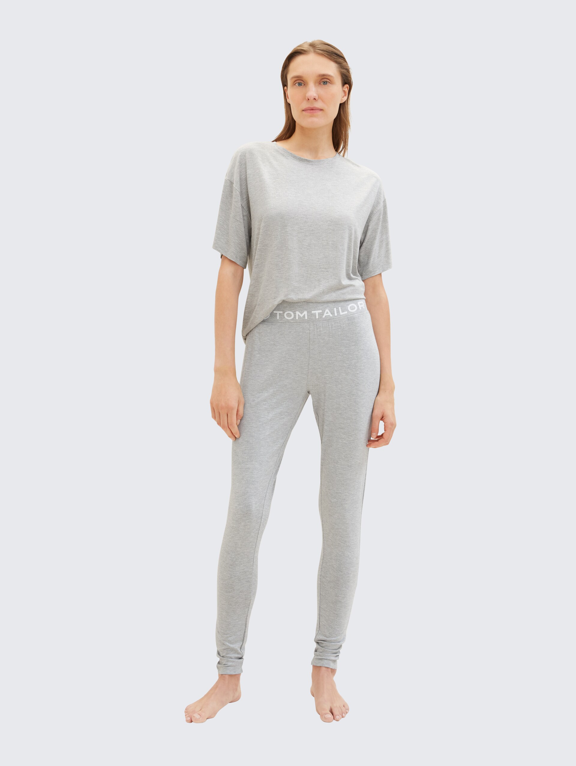 Loungewear Leggings mit Logo-Print - grey-medium-melange - Model-Vorderansicht