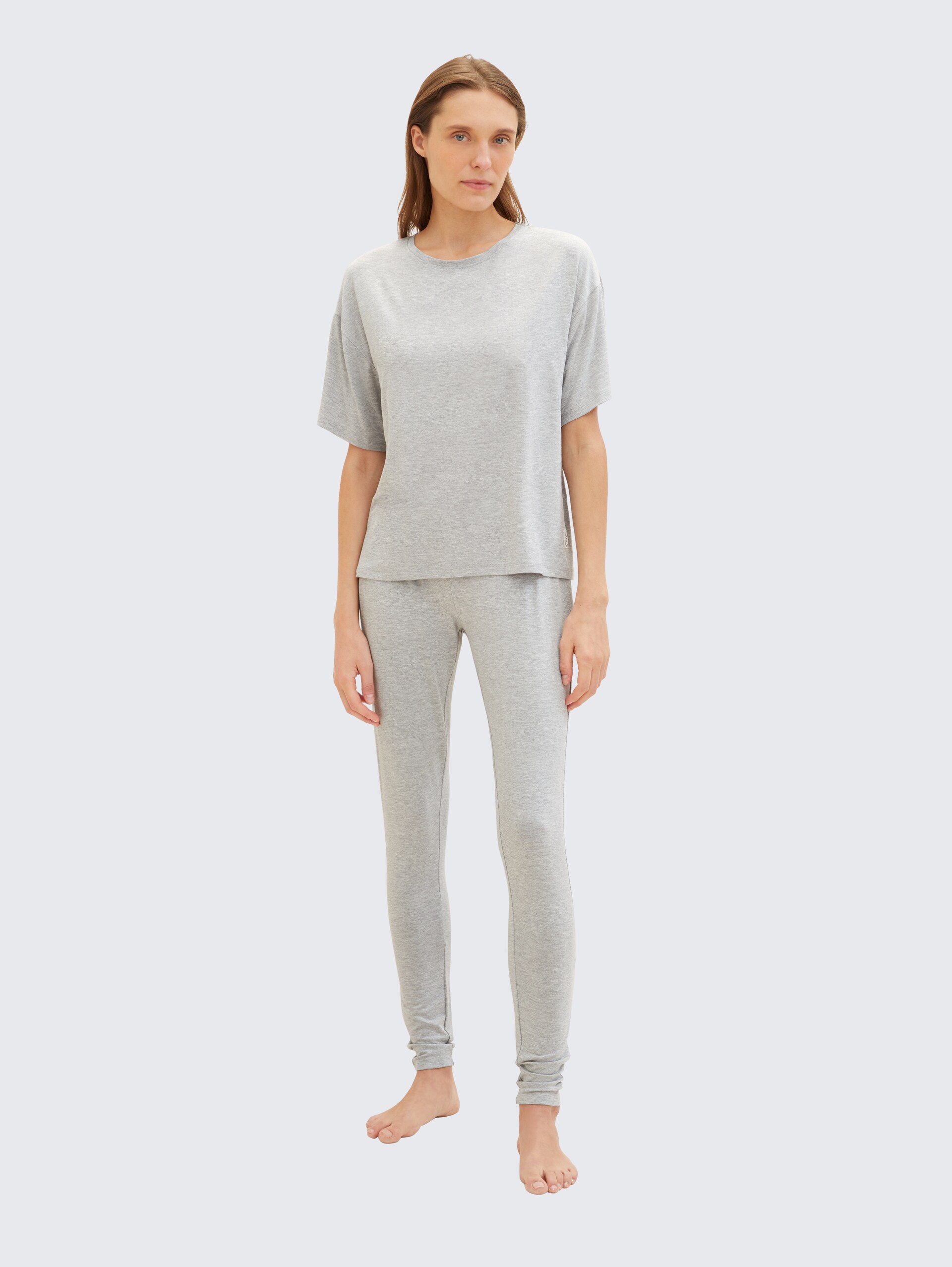 Loungewear Leggings mit Logo-Print - grey-medium-melange - seitliche Model-Ansicht
