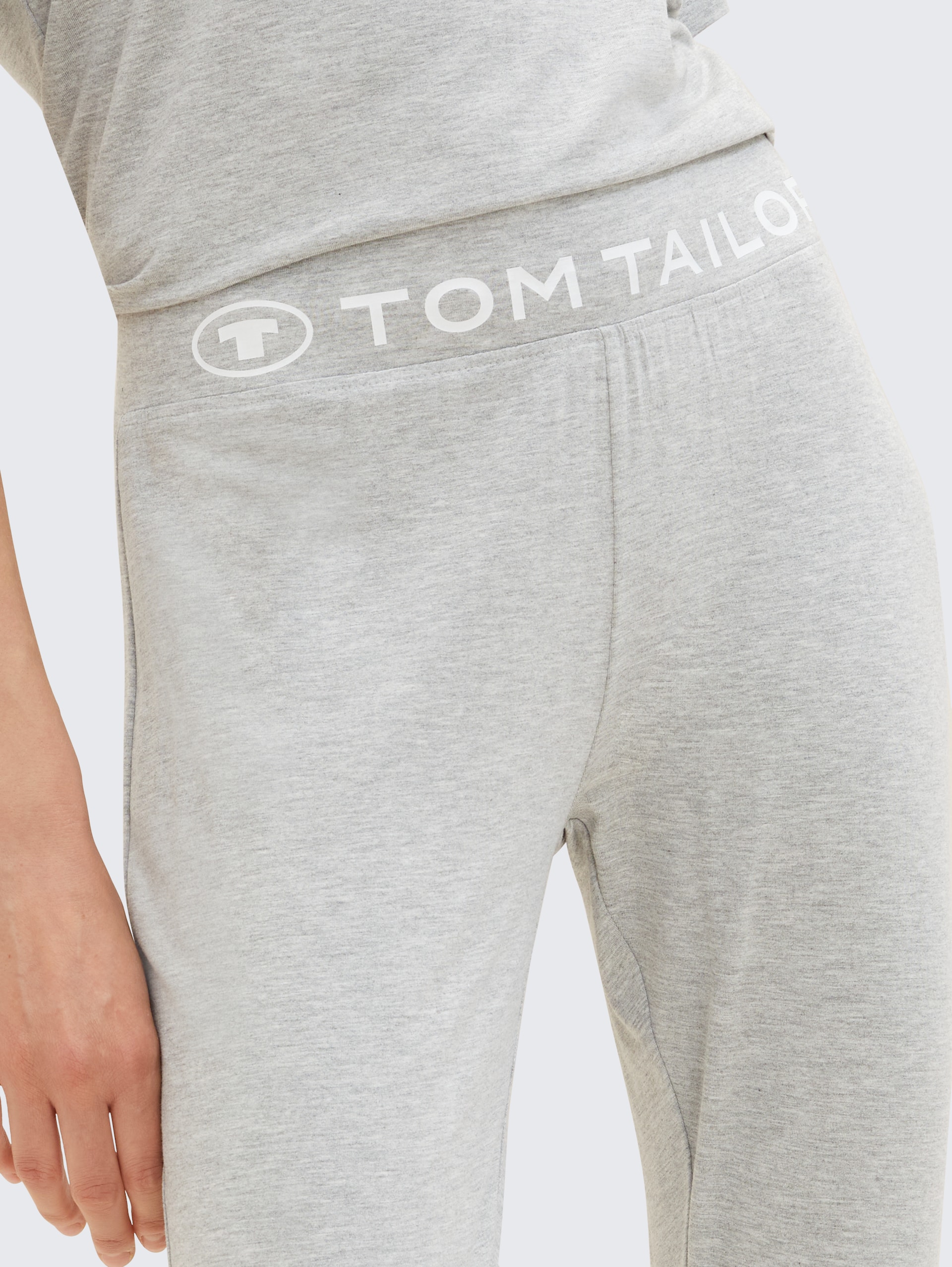 Loungewear Leggings mit Logo-Print - grey-medium-melange - Detail-Model-Ansicht