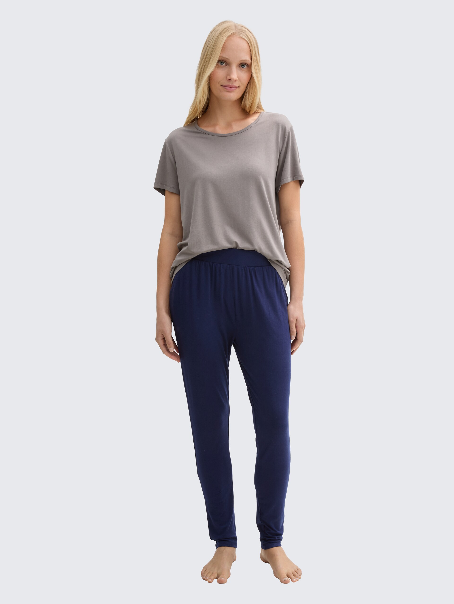 Basic Pyjama-Hose - blue-dark-solid - Model-Vorderansicht