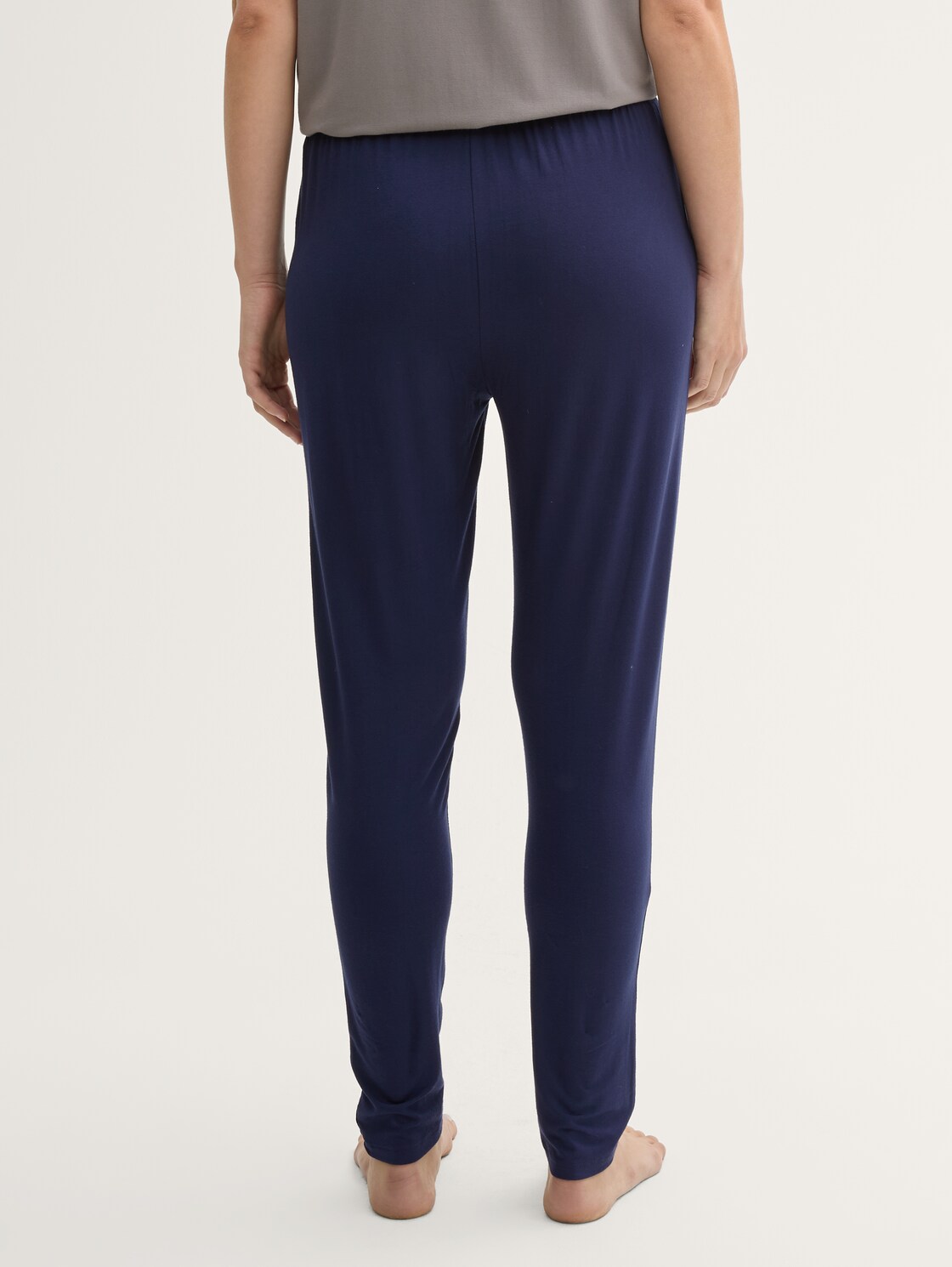 Basic Pyjama-Hose - blue-dark-solid - Model-Rückansicht