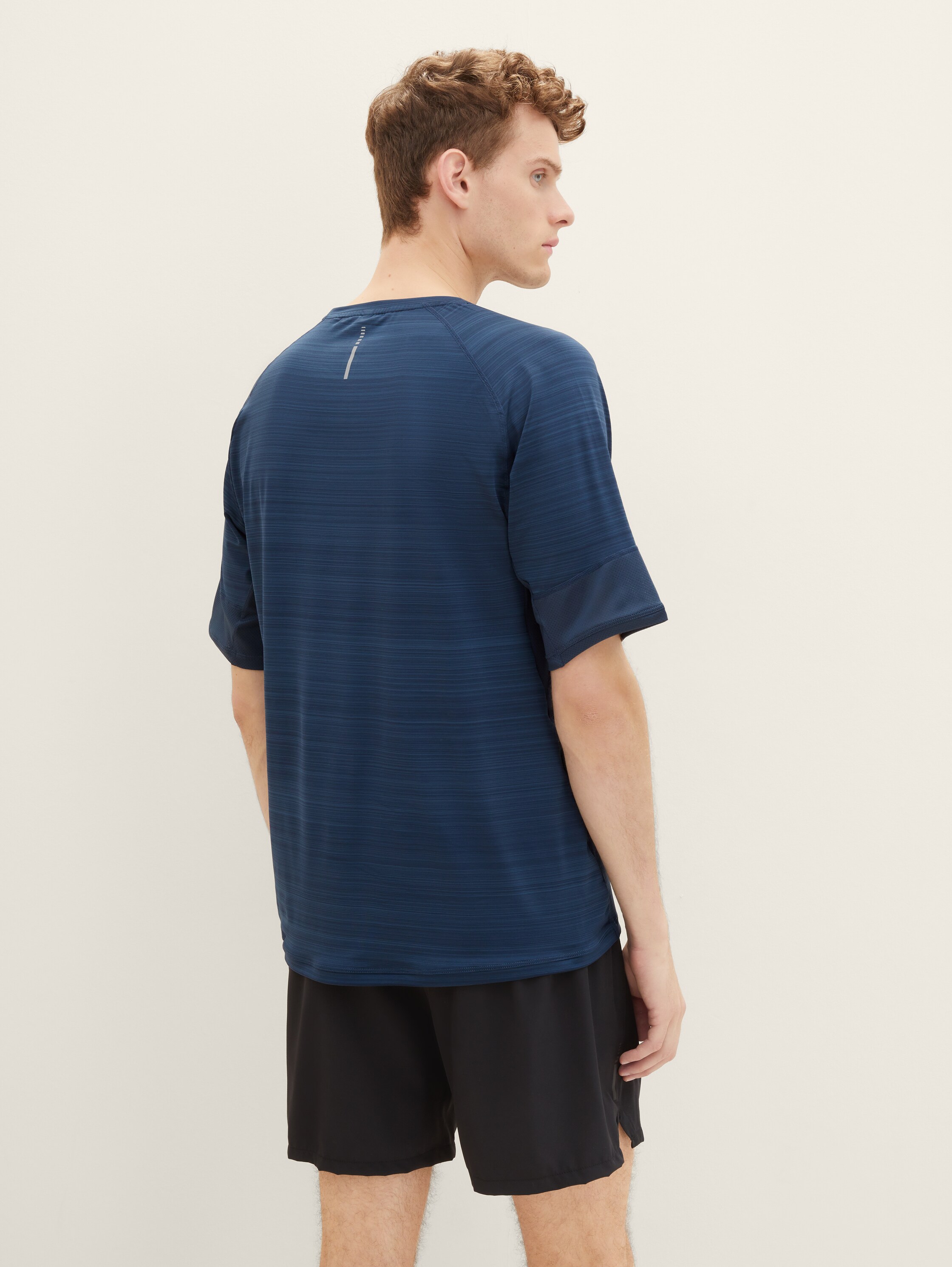 Kurzärmliges Funktionsshirt - 4