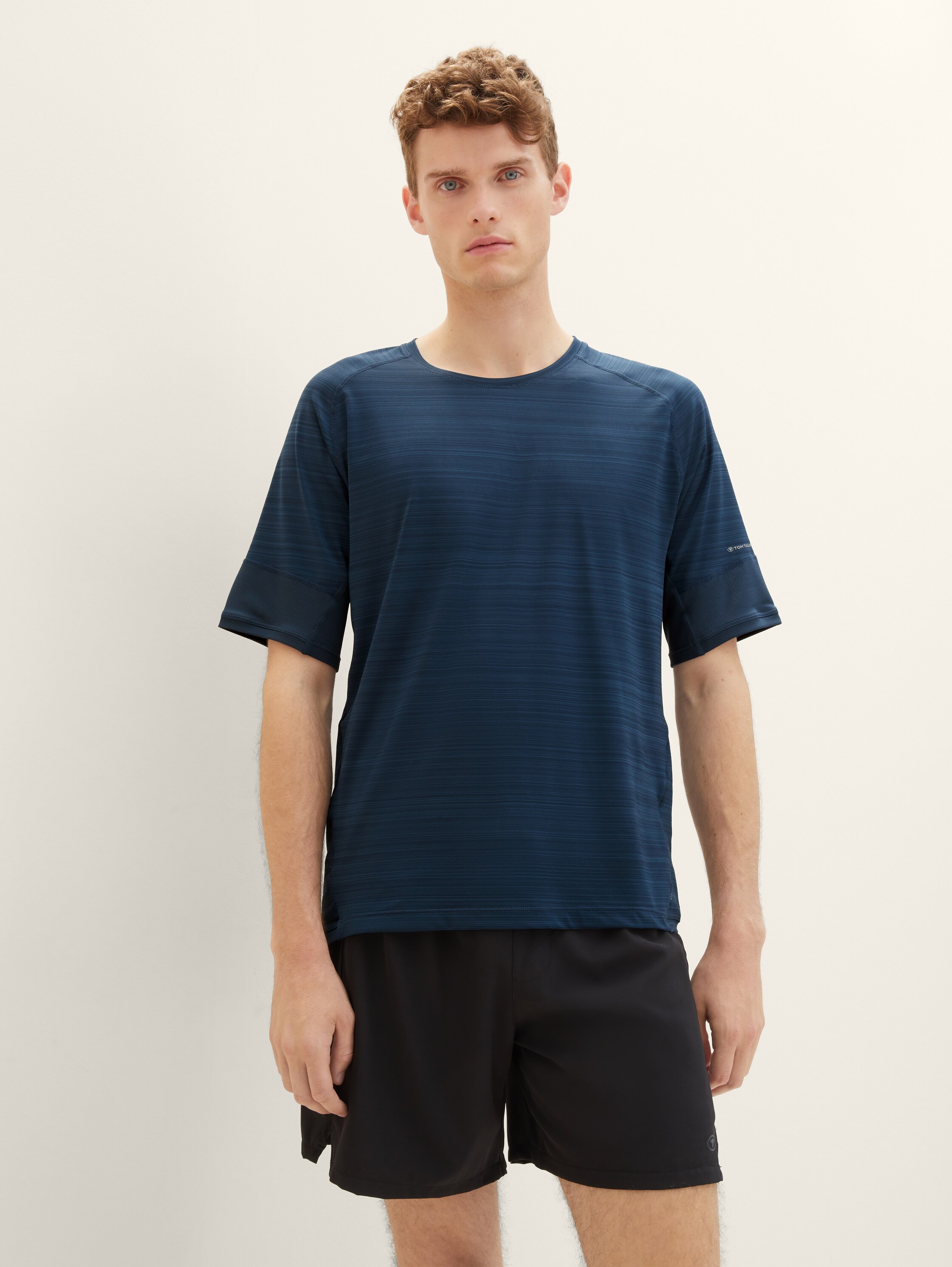 Kurzärmliges Funktionsshirt - 1
