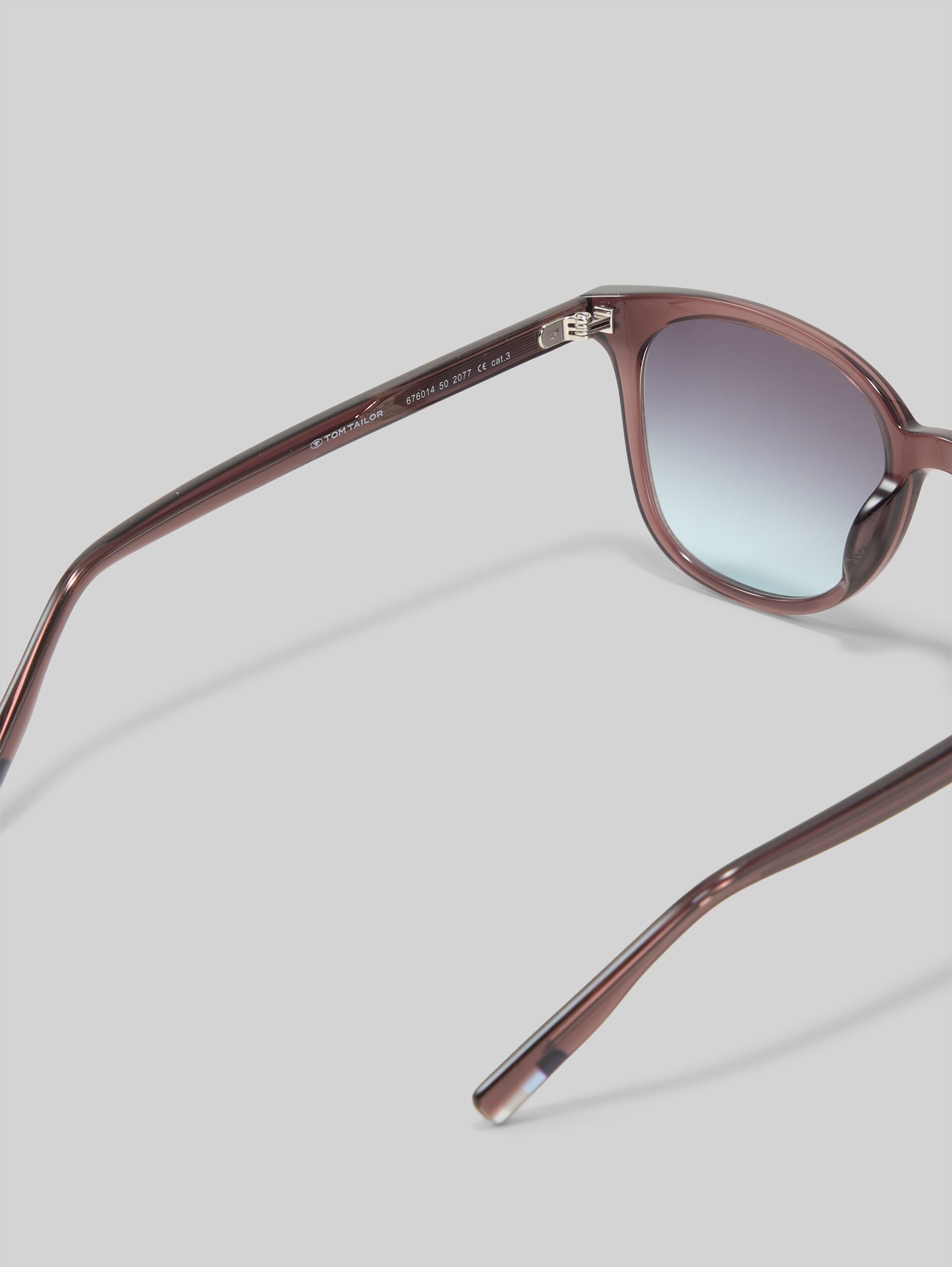 Feminine sunglasses - red / rose / violet - Product detail view