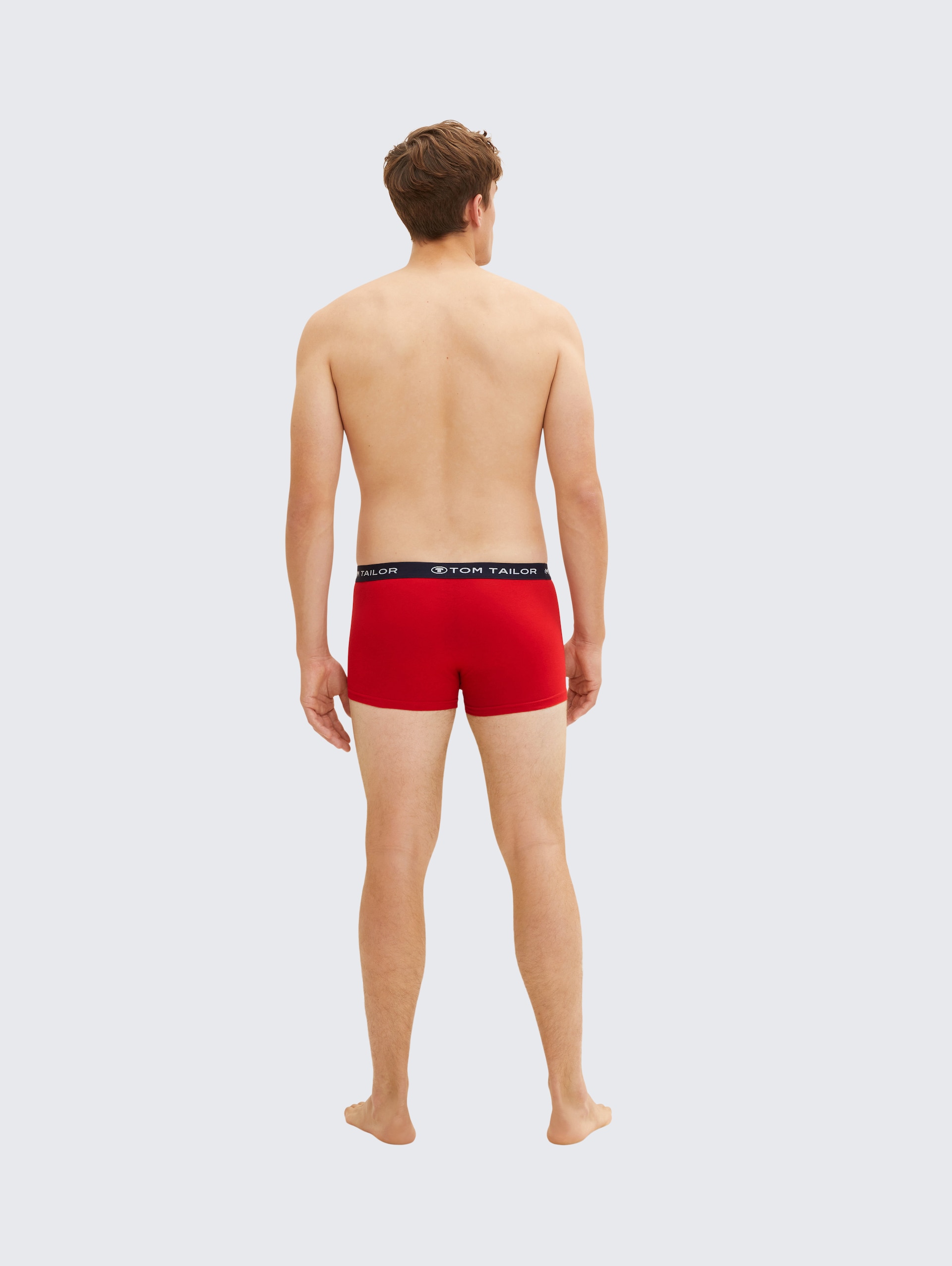 Kurze Boxershorts im 3er-Pack - red-medium-solid - Auschnitt Model-Rückansicht