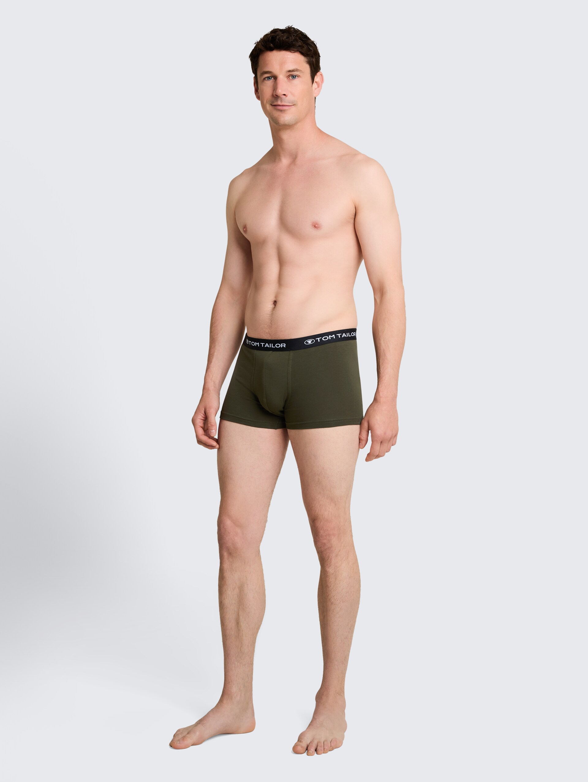 Boxershorts im 3er-Pack - grün-dunkel-melange - Model-Vorderansicht