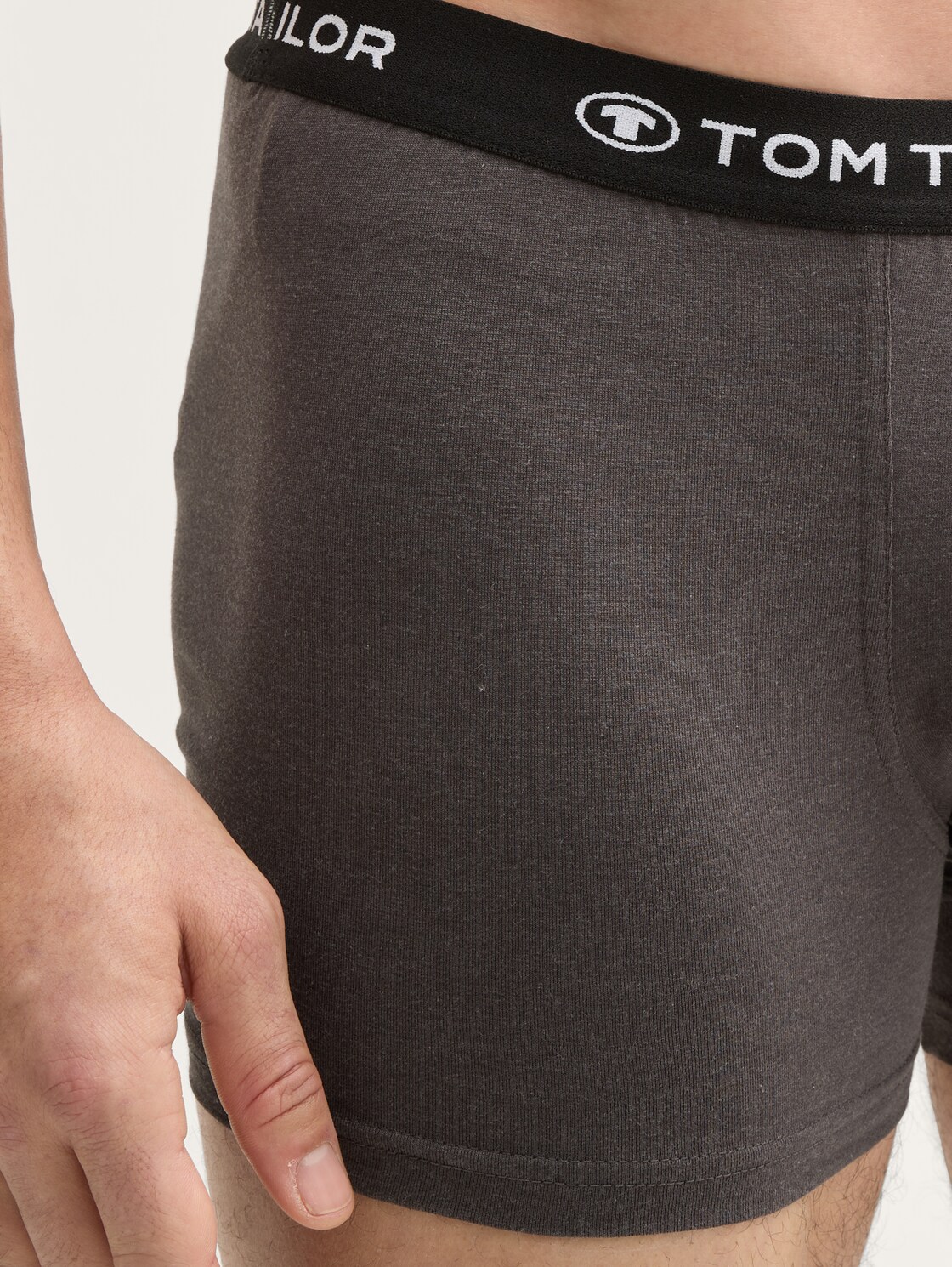 Boxershorts im 3er-Pack - grün-dunkel-melange - Detail-Model-Ansicht