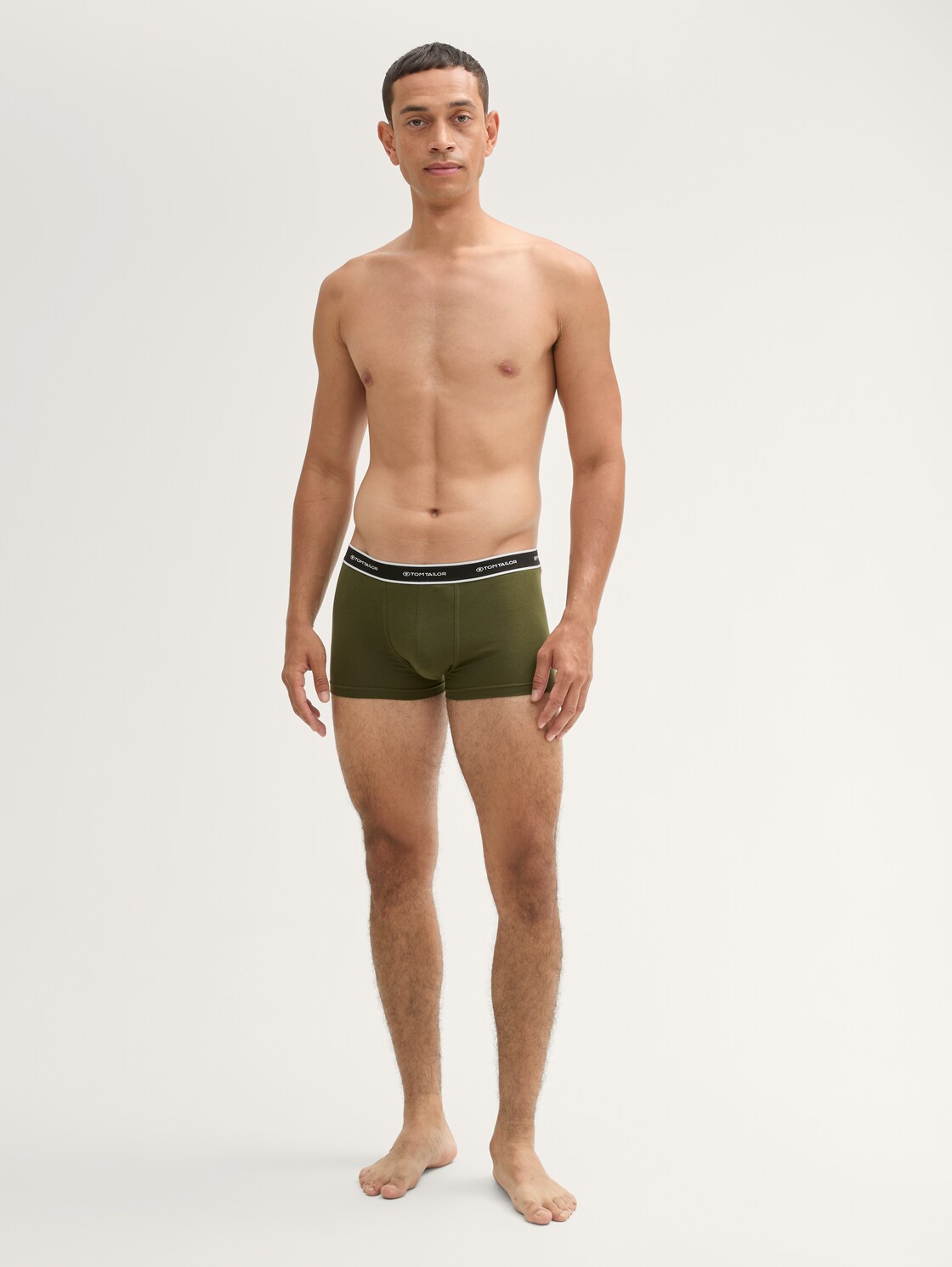 Kurze Boxershorts im 2er-Pack - dark green uni - Model-Vorderansicht