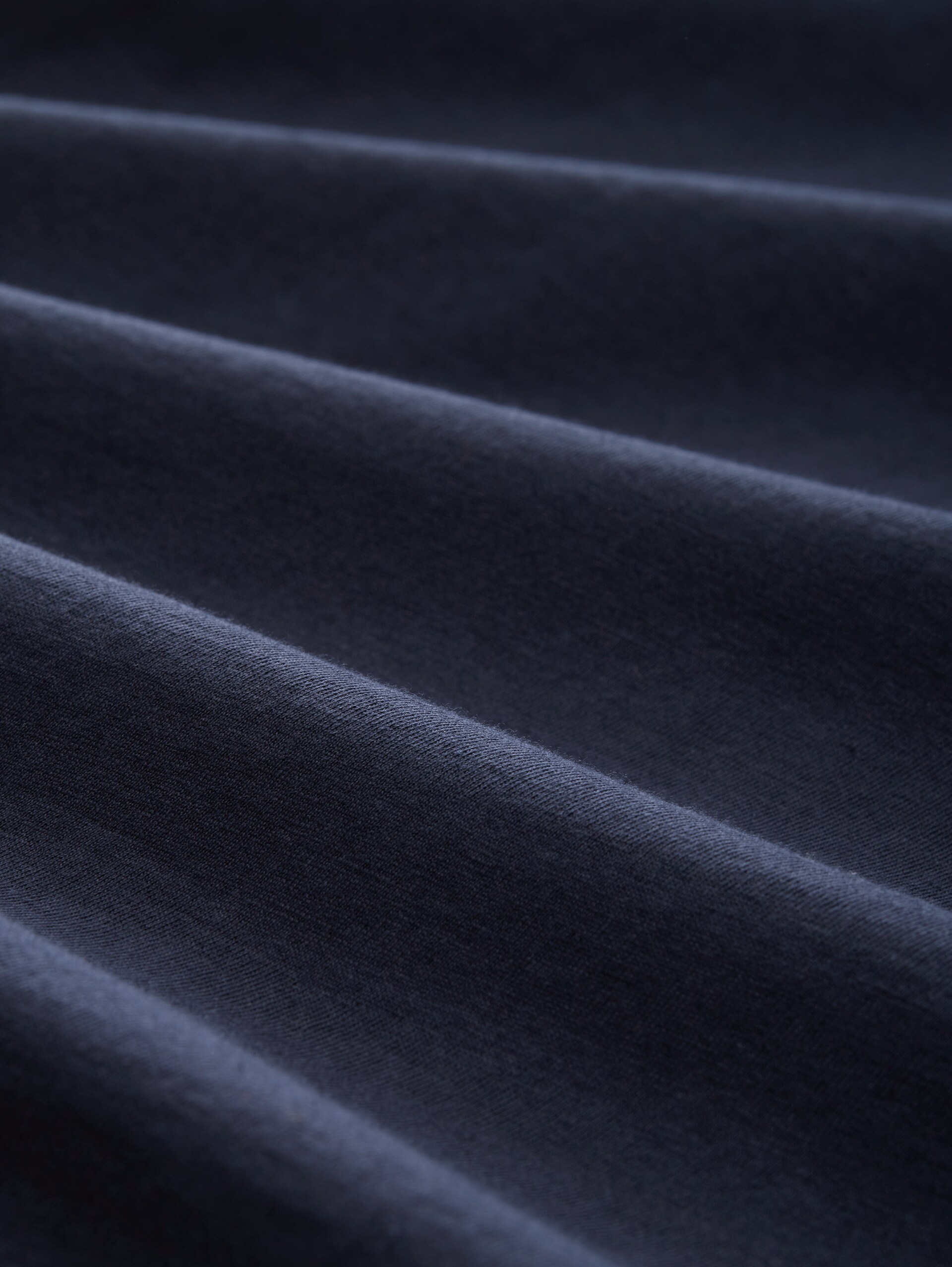 Pyjama T-Shirt aus Baumwolle - blue-dark-solid - Material-Ansicht