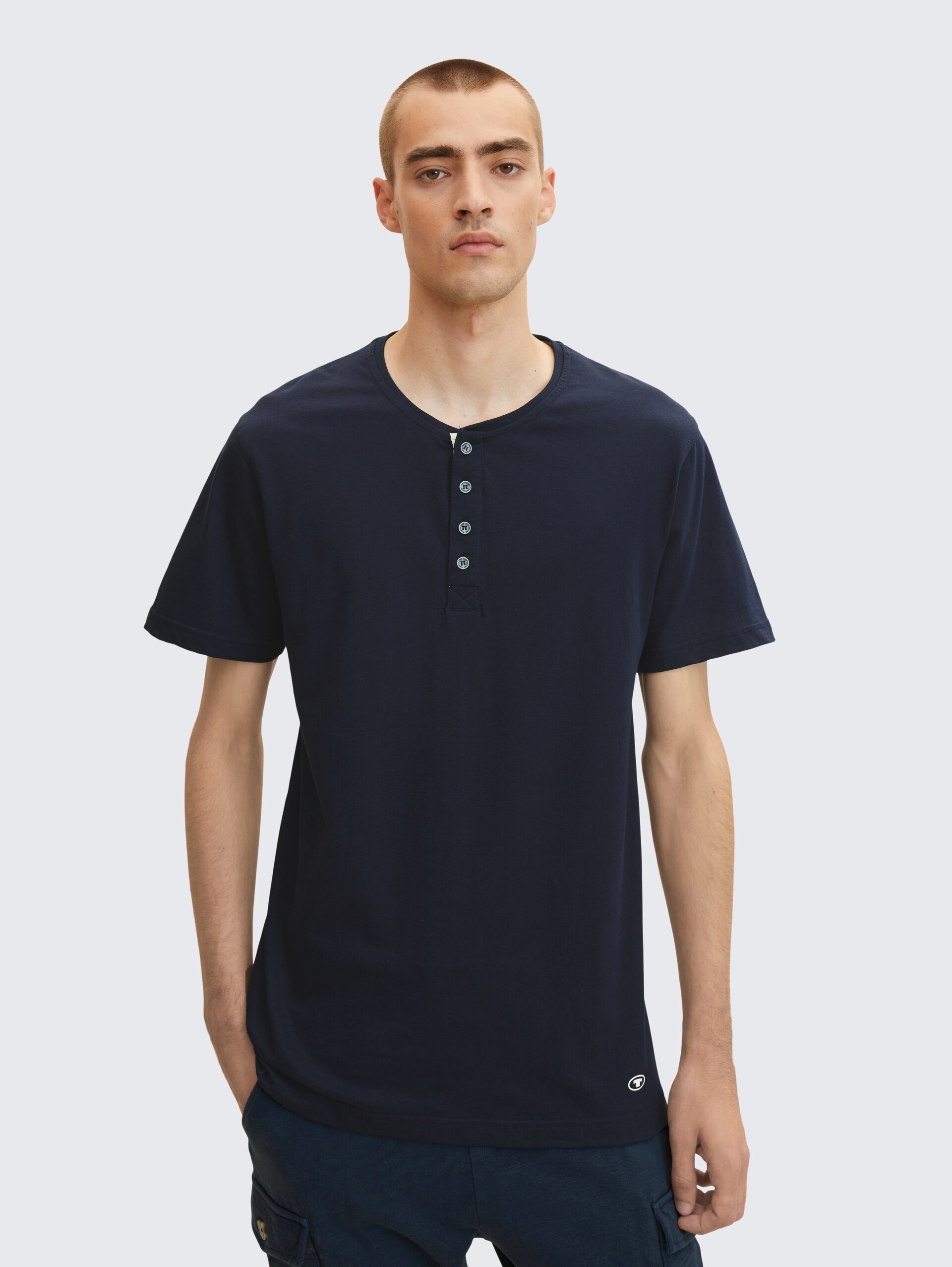 Pyjama T-Shirt aus Baumwolle - blue-dark-solid - Detail-Model-Ansicht