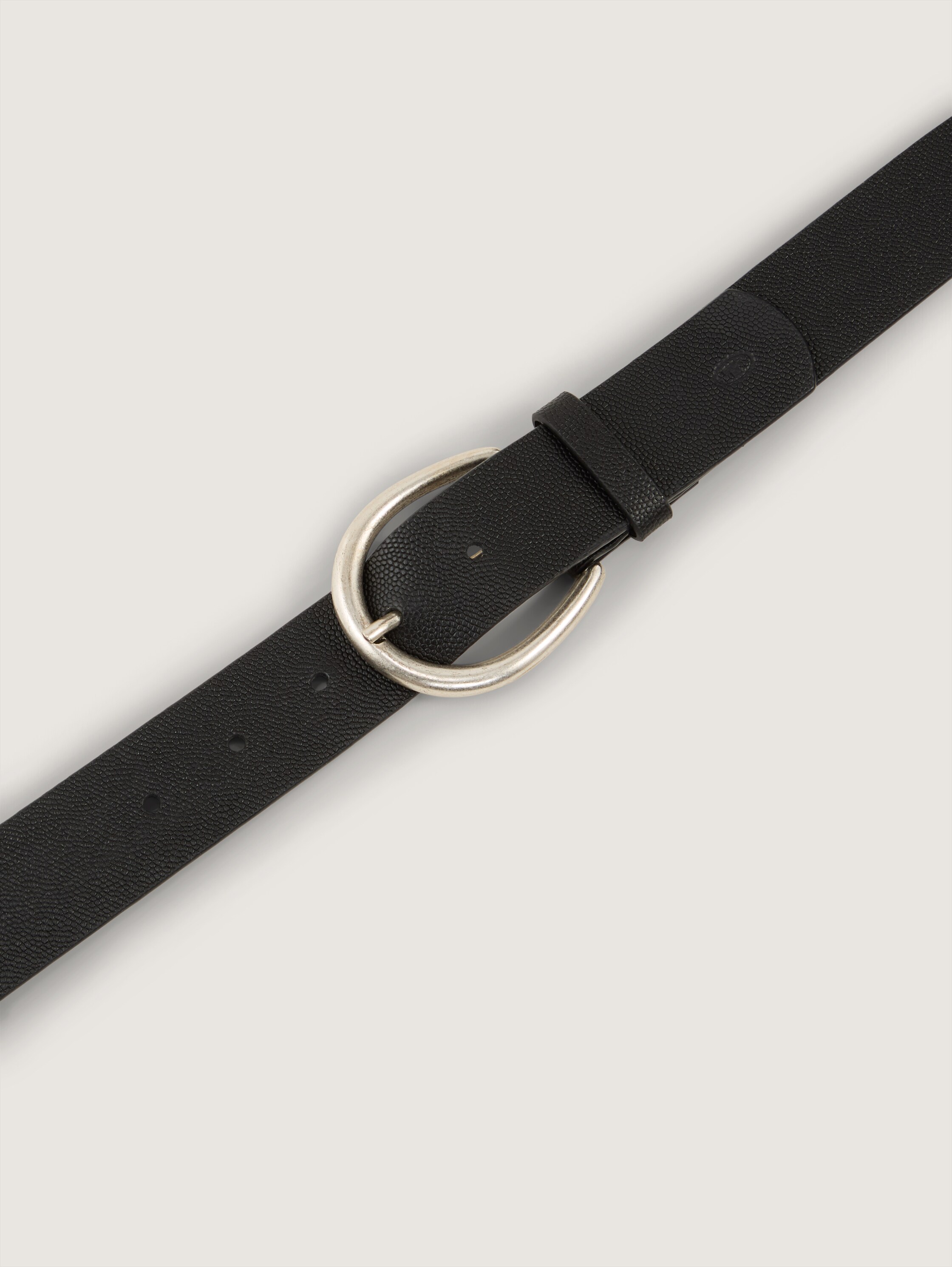 TTIVY Ledergürtel mit abgerundeter Dornschließe - black_uni - Produkt-Ansicht von oben 