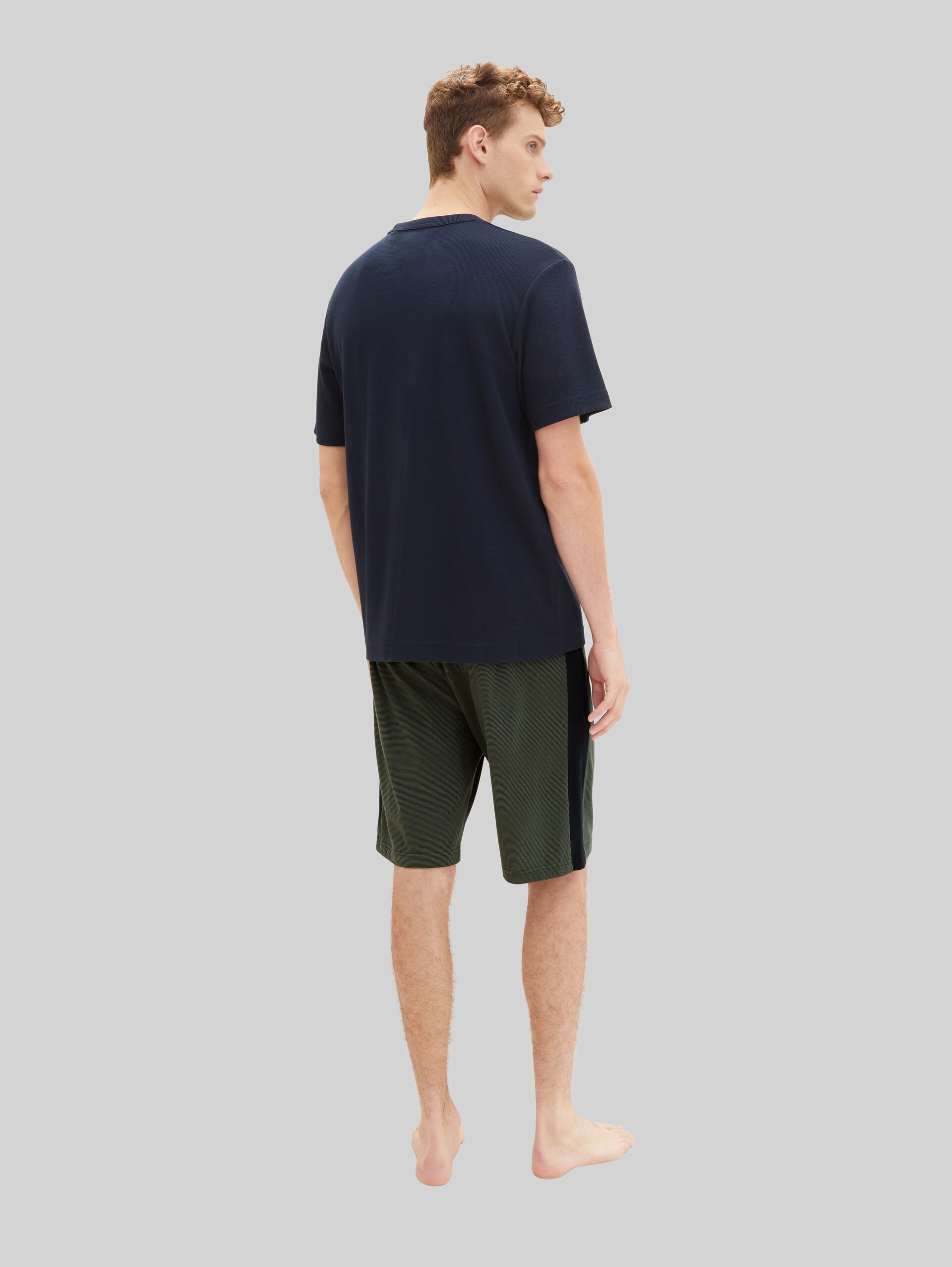 striped pyjama bottoms - grün dunkel Ringel - Neckline model-back view