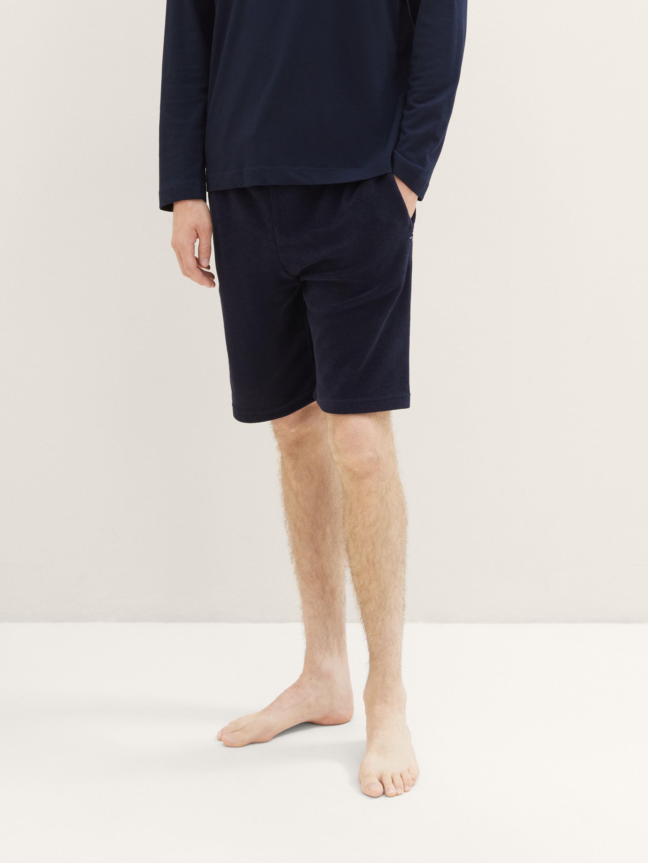 Bermudas - blue-dark-melange - Neckline model front view