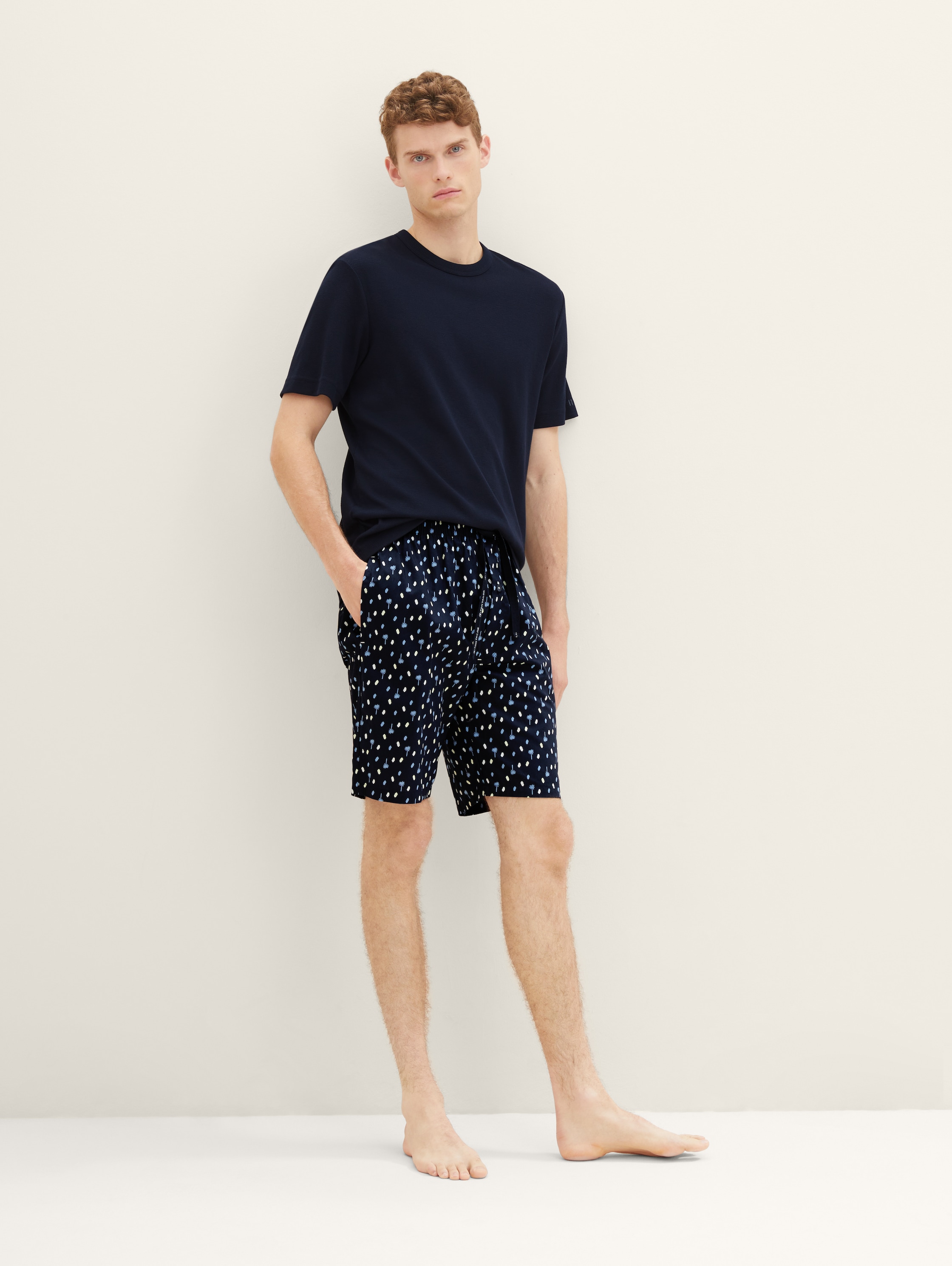 Bermudas with a palm tree print - blue-dark-allover