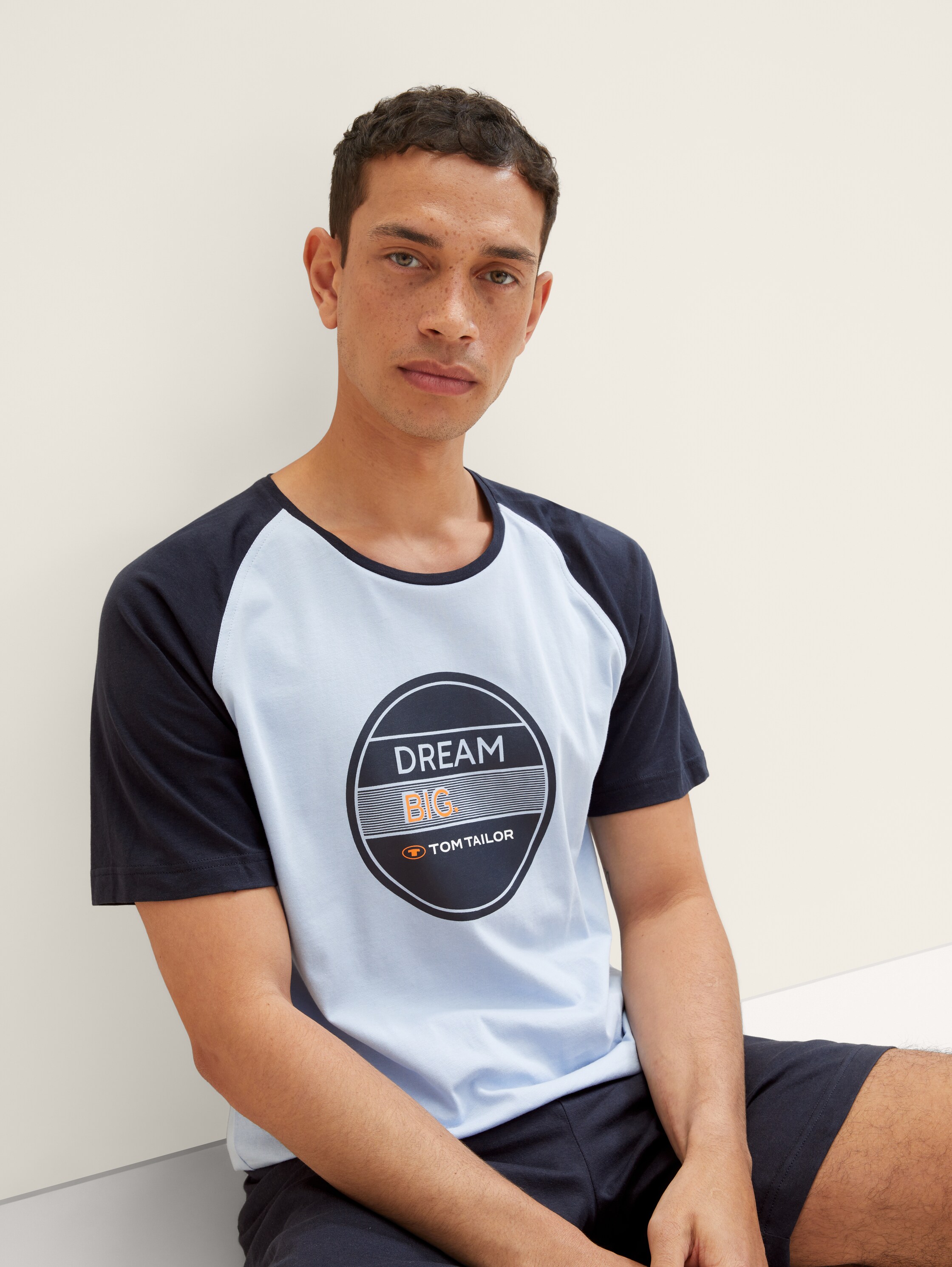 Short pyjamas with a print - blue-medium-solid - Detail model view