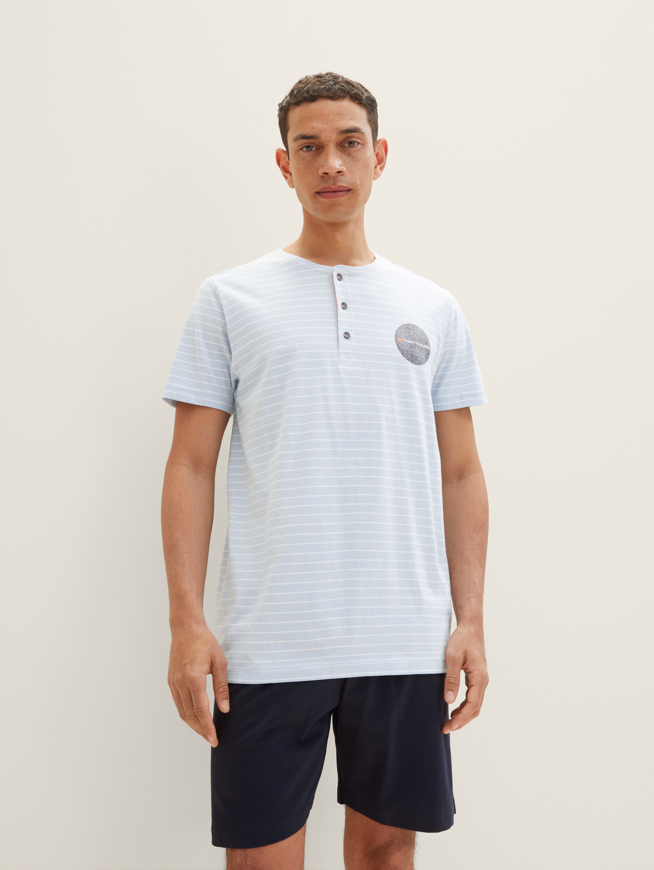 Striped short pyjamas - blue-light-stripe - Detail model view