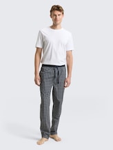 Pyjama-Hose aus Baumwolle mit Karomuster - green-dark-check - Model-Vorderansicht