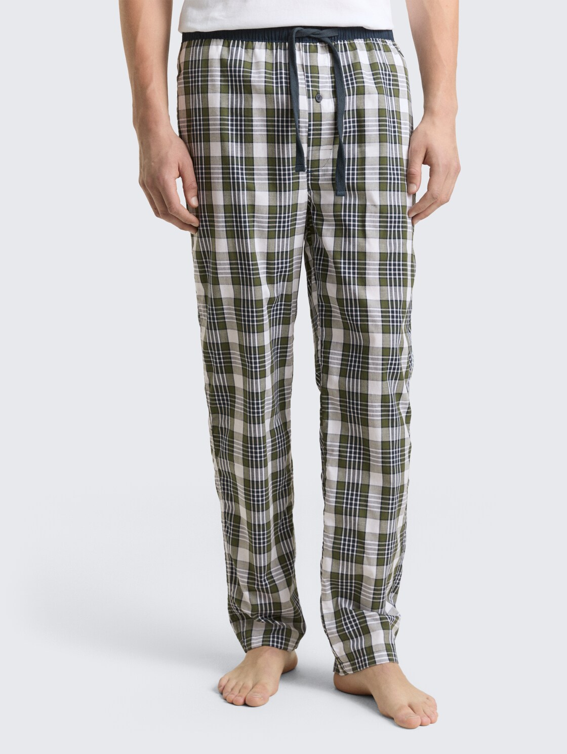 Pyjama-Hose aus Baumwolle mit Karomuster - green-medium-check - Ausschnitt Model-Vorderansicht