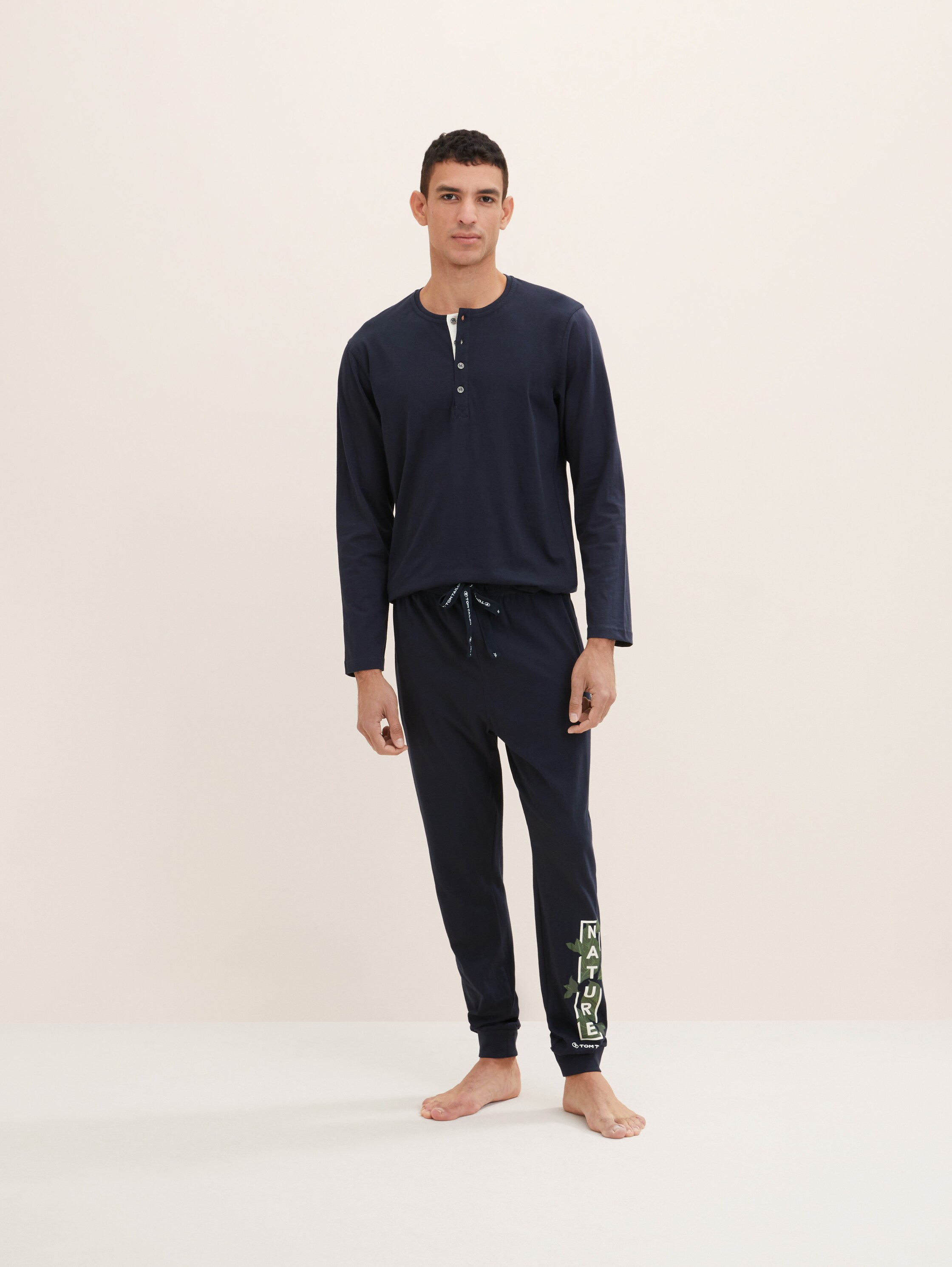 Pyjamas with a logo print - blue-dark-solid - Model front view