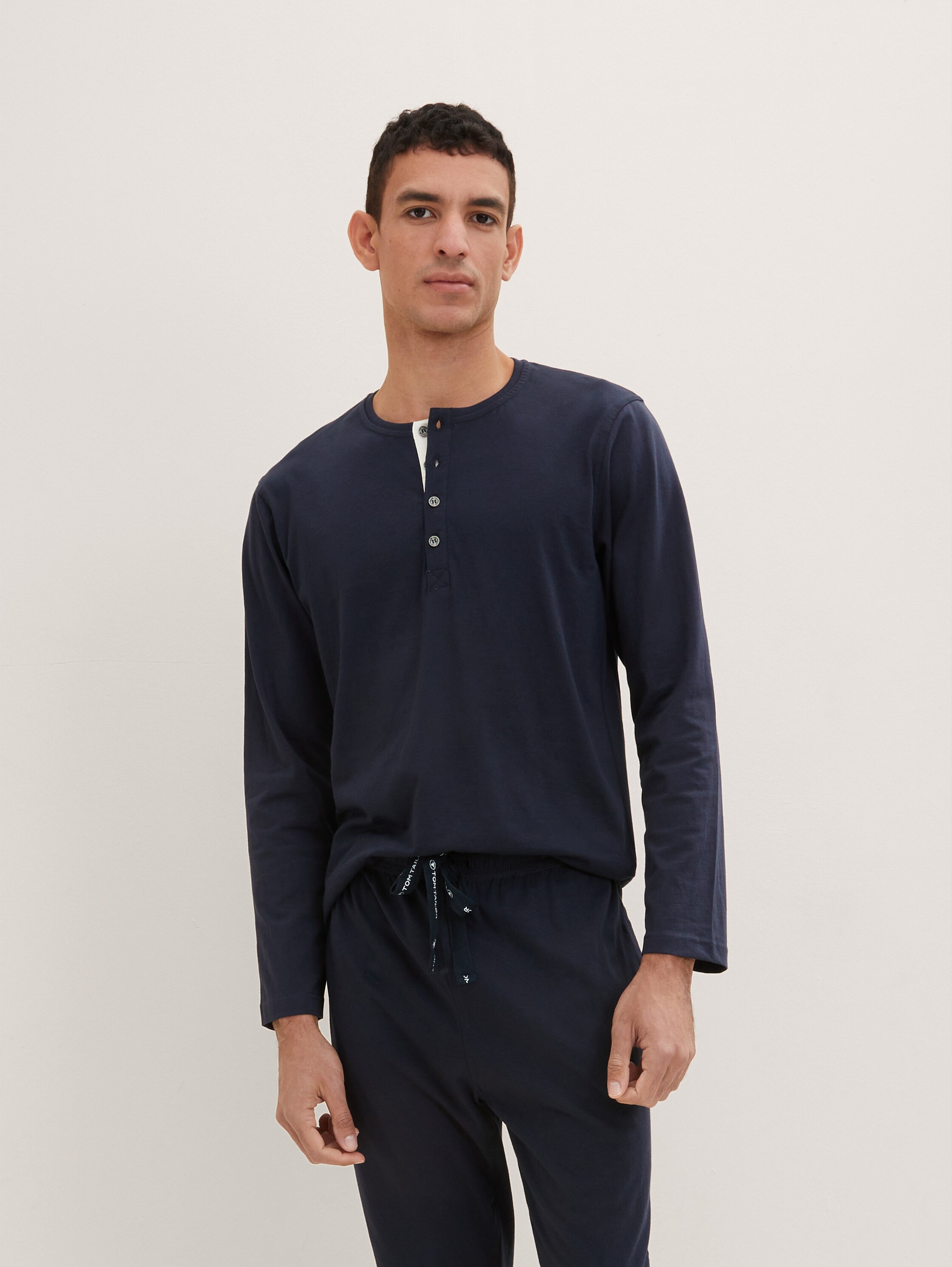 Pyjamas with a logo print - blue-dark-solid