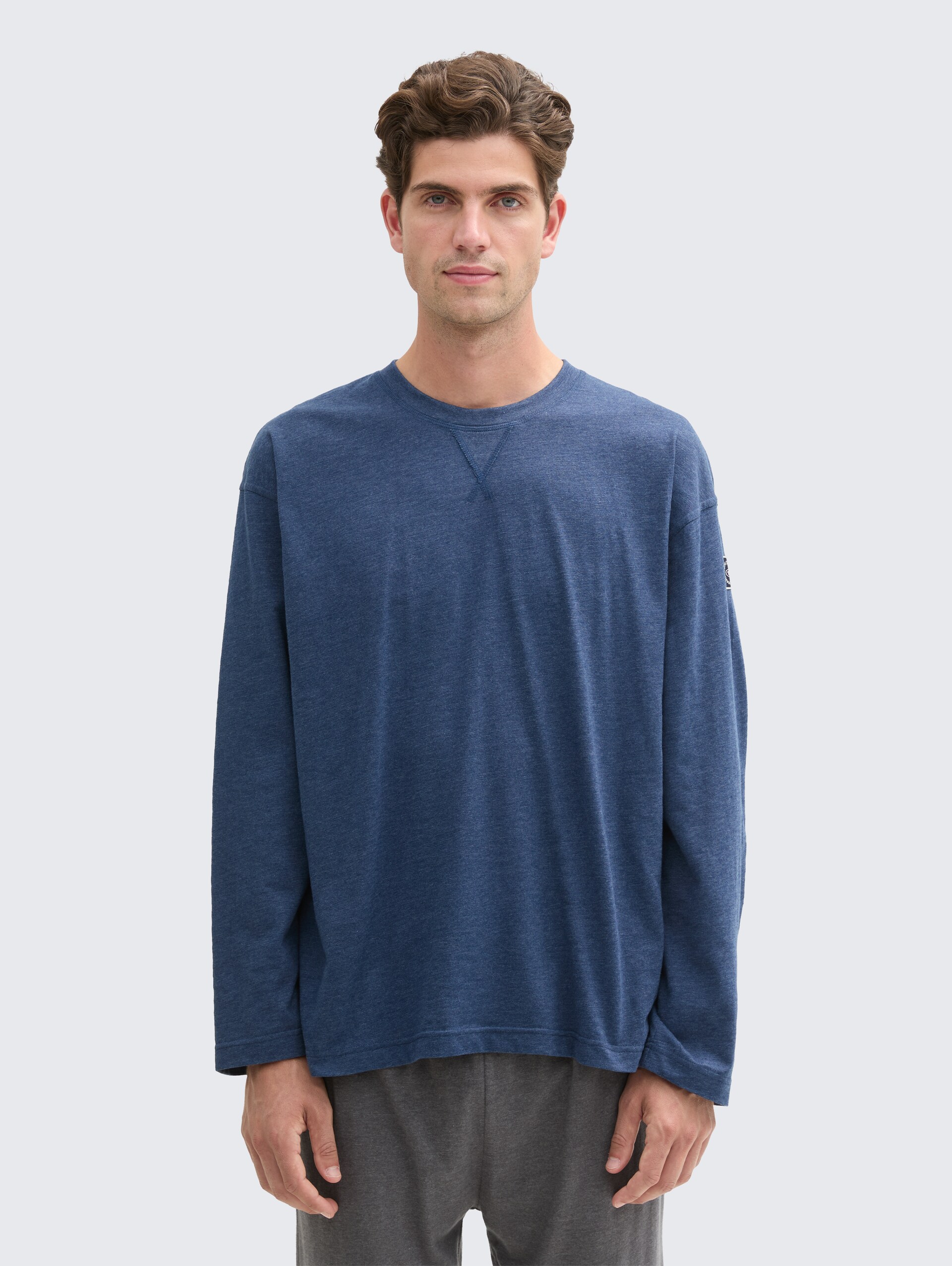 Pyjama Langarmshirt in Melange-Optik - blue-dark-solid - Model-Vorderansicht