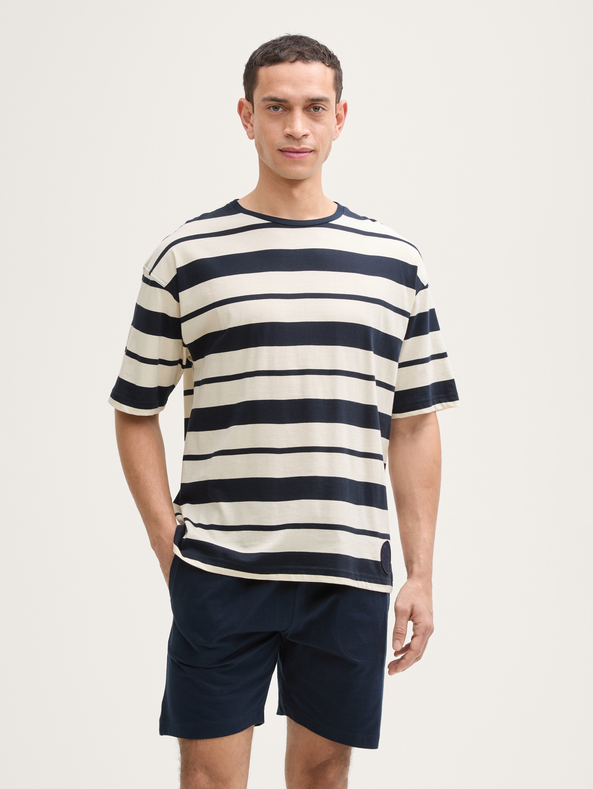 Ensemble pyjama en coton - bleu - Vue de face du modèle