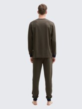 Pyjama-Set mit Logo-Print und Kordelzug - green-dark-multicolor - Auschnitt Model-Rückansicht