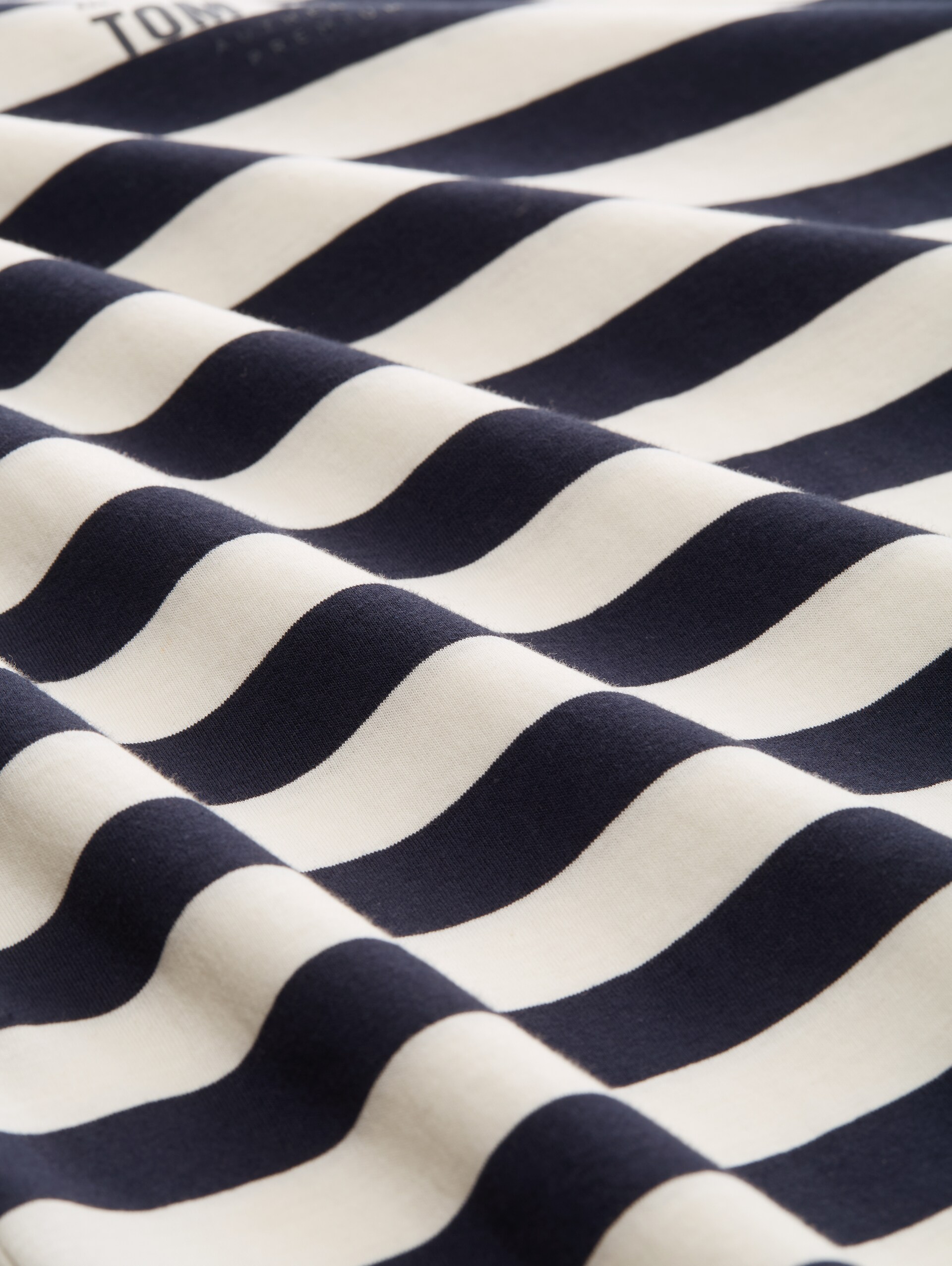 Pyjamaset met gestreept patroon - blue stripes - Materiaalweergave