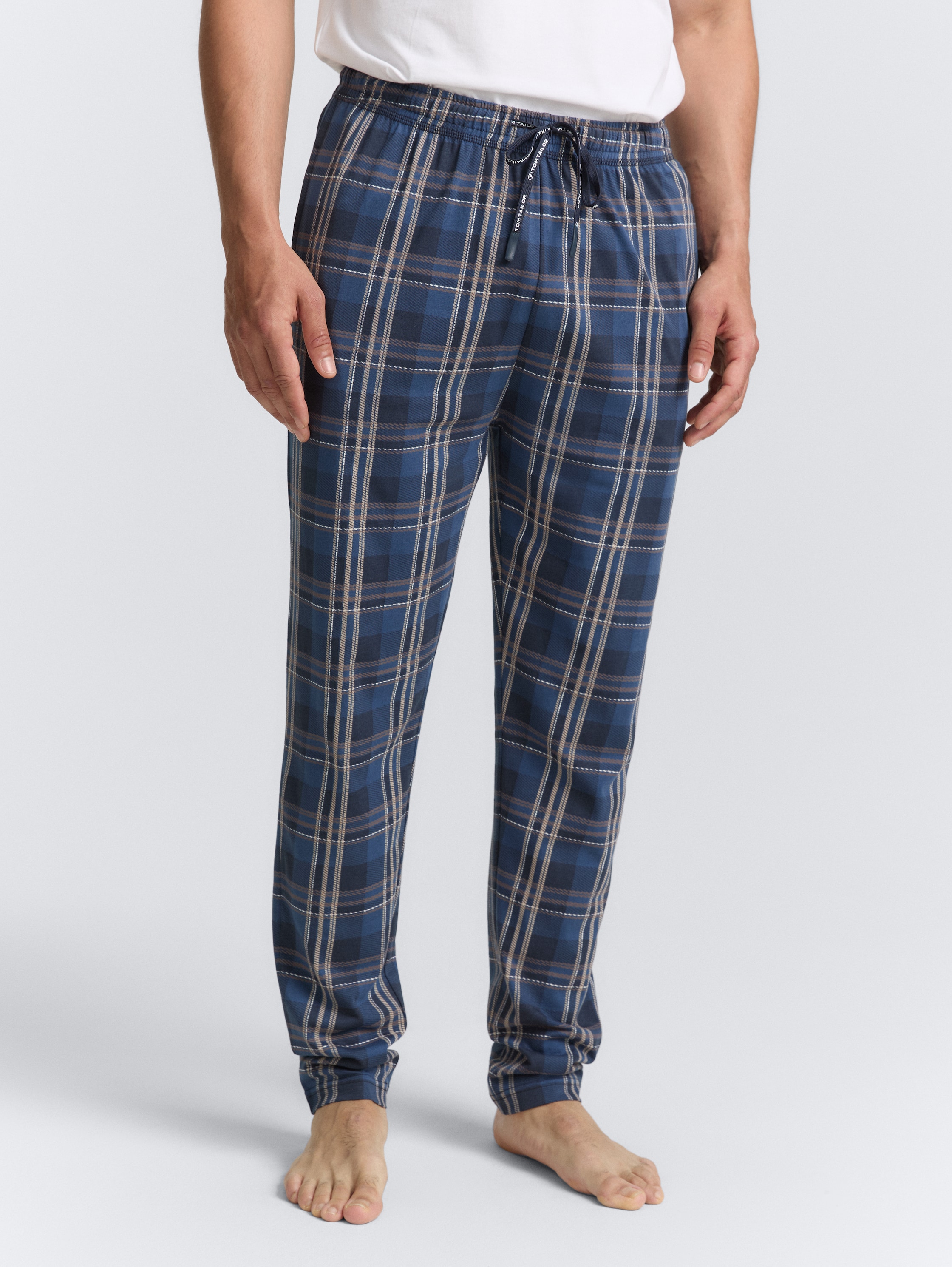 Pyjama-Hose mit Karomuster - blue-medium-check - Model-Vorderansicht