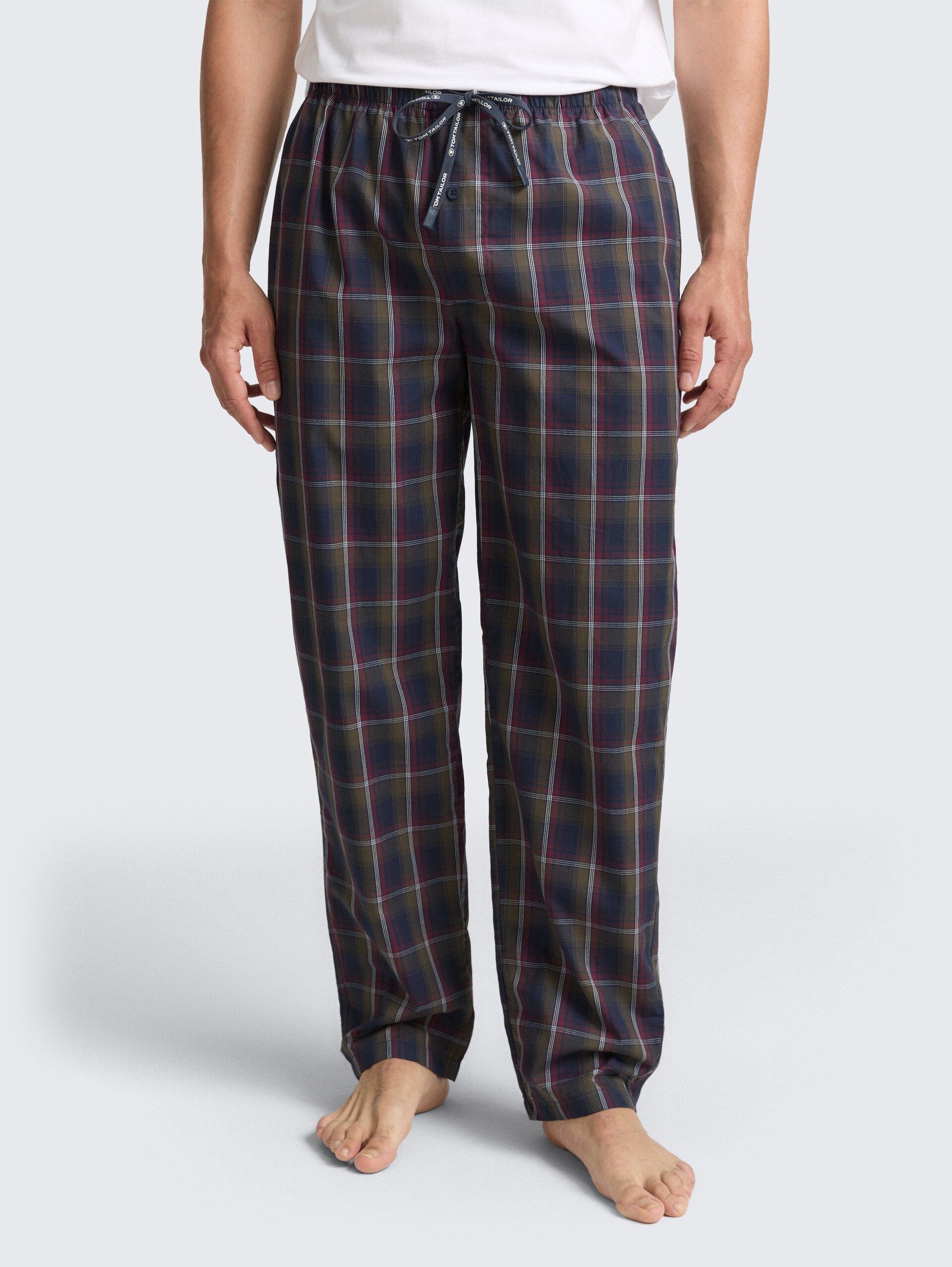 Pyjama-Hose mit Karomuster - blue-dark-check - Ausschnitt Model-Vorderansicht