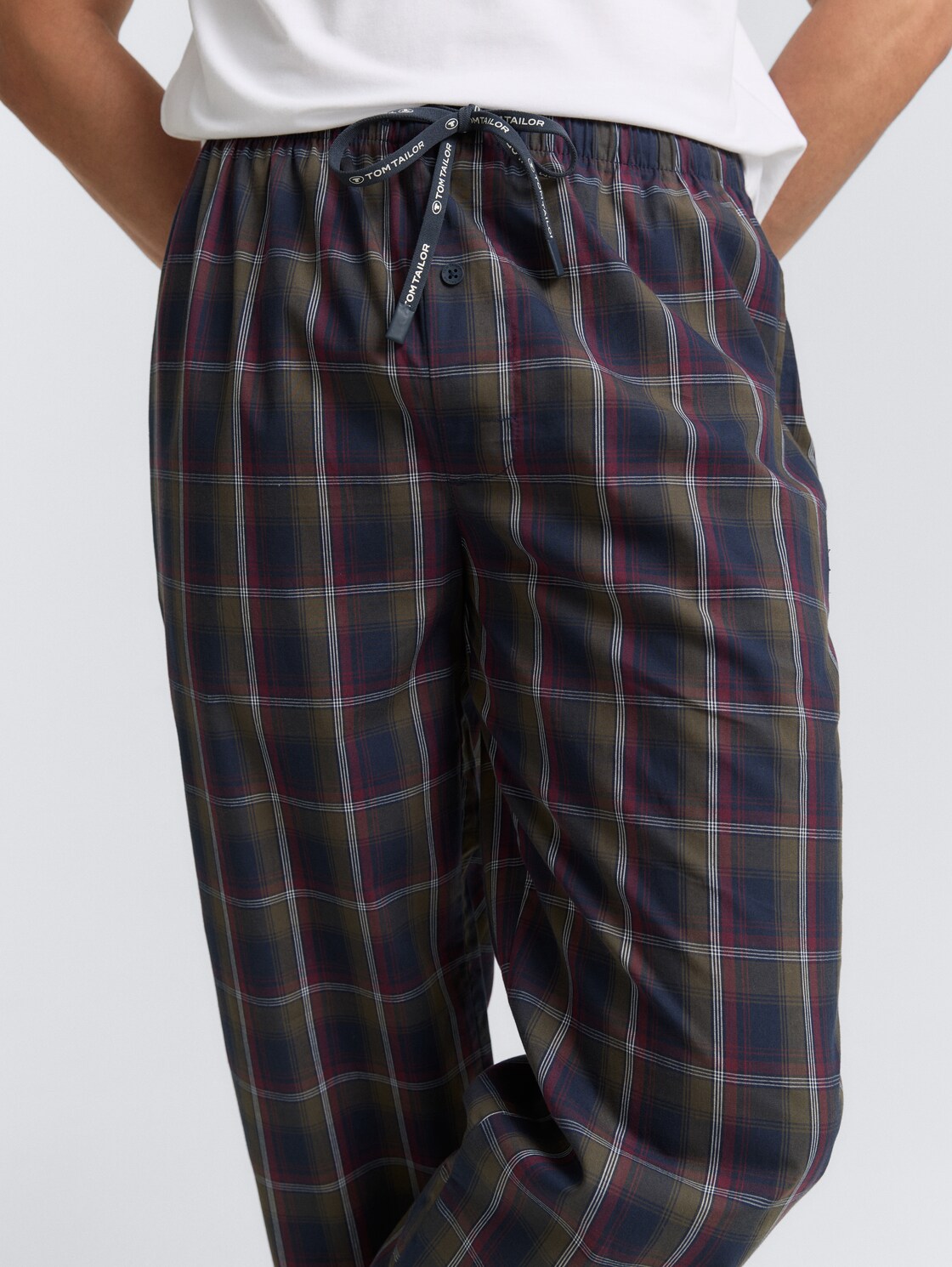 Pyjama-Hose mit Karomuster - blue-dark-check - Detail-Model-Ansicht