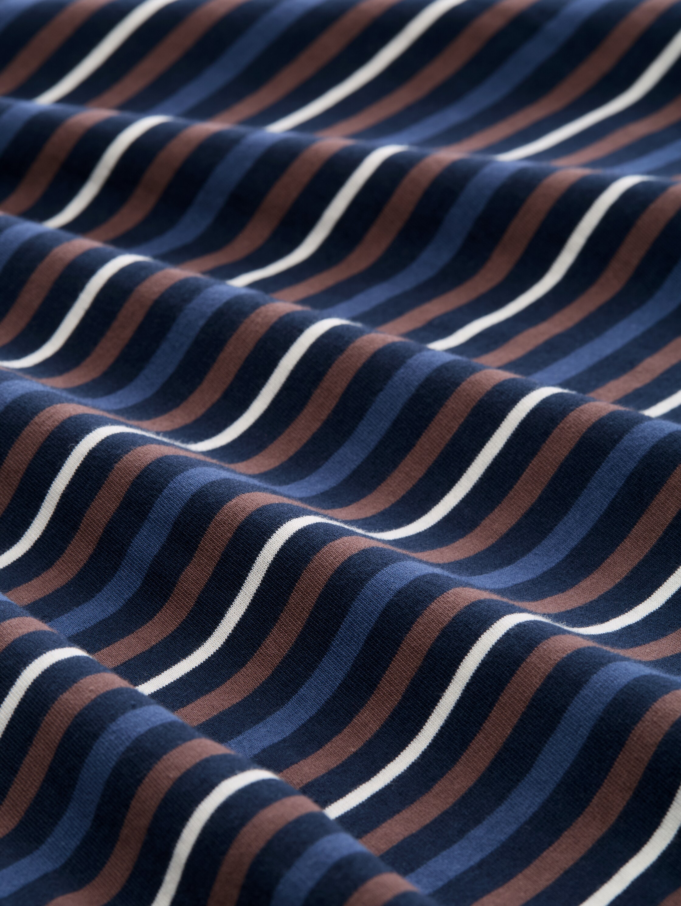 Pyjama-Set mit Streifenmuster - brown-dark-ringlet - Material-Ansicht