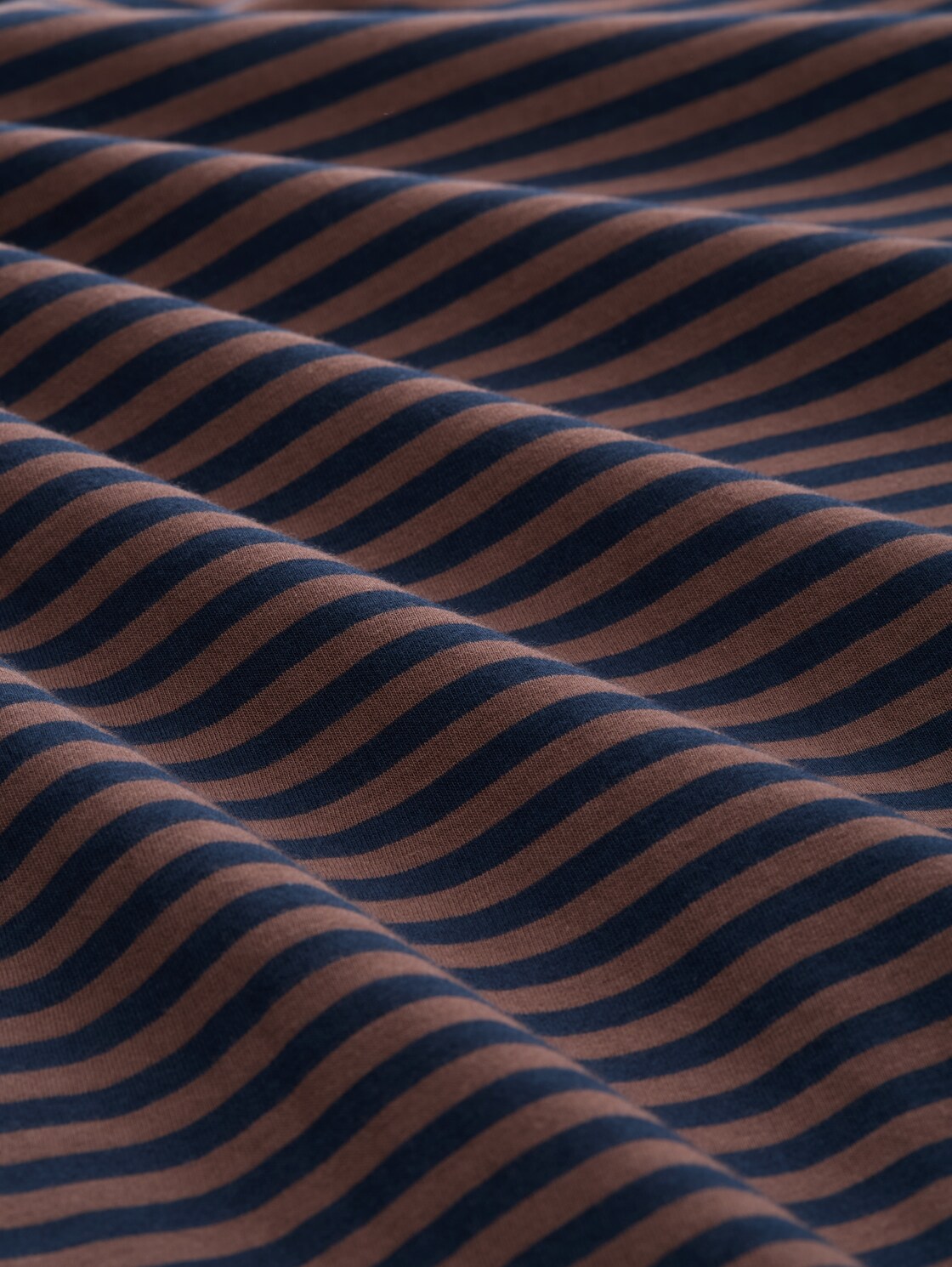Pyjama-Set mit Streifenmuster - brown-dark-ringlet - Material-Ansicht