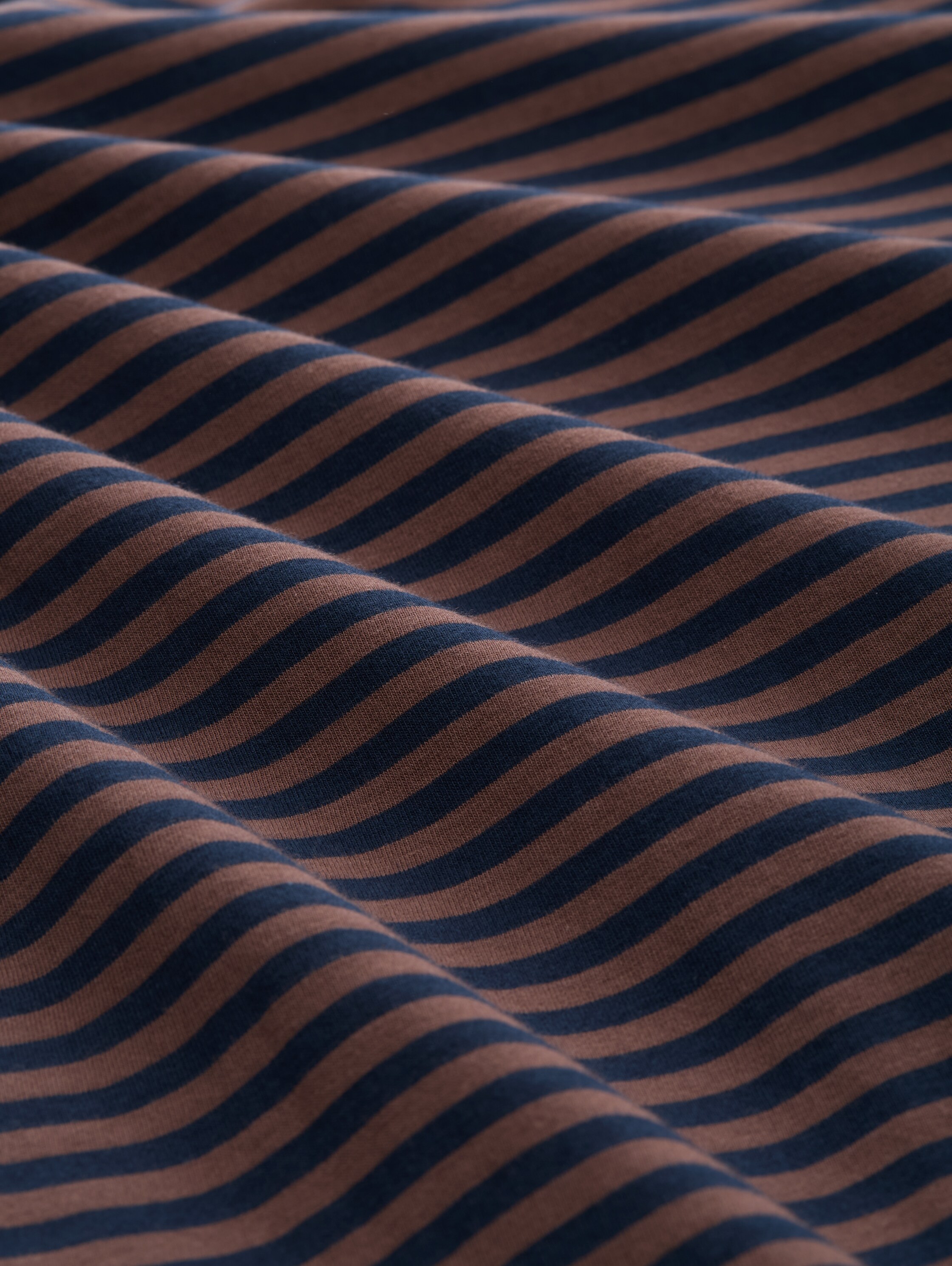 Pyjama-Set mit Streifenmuster - brown-dark-ringlet - Material-Ansicht