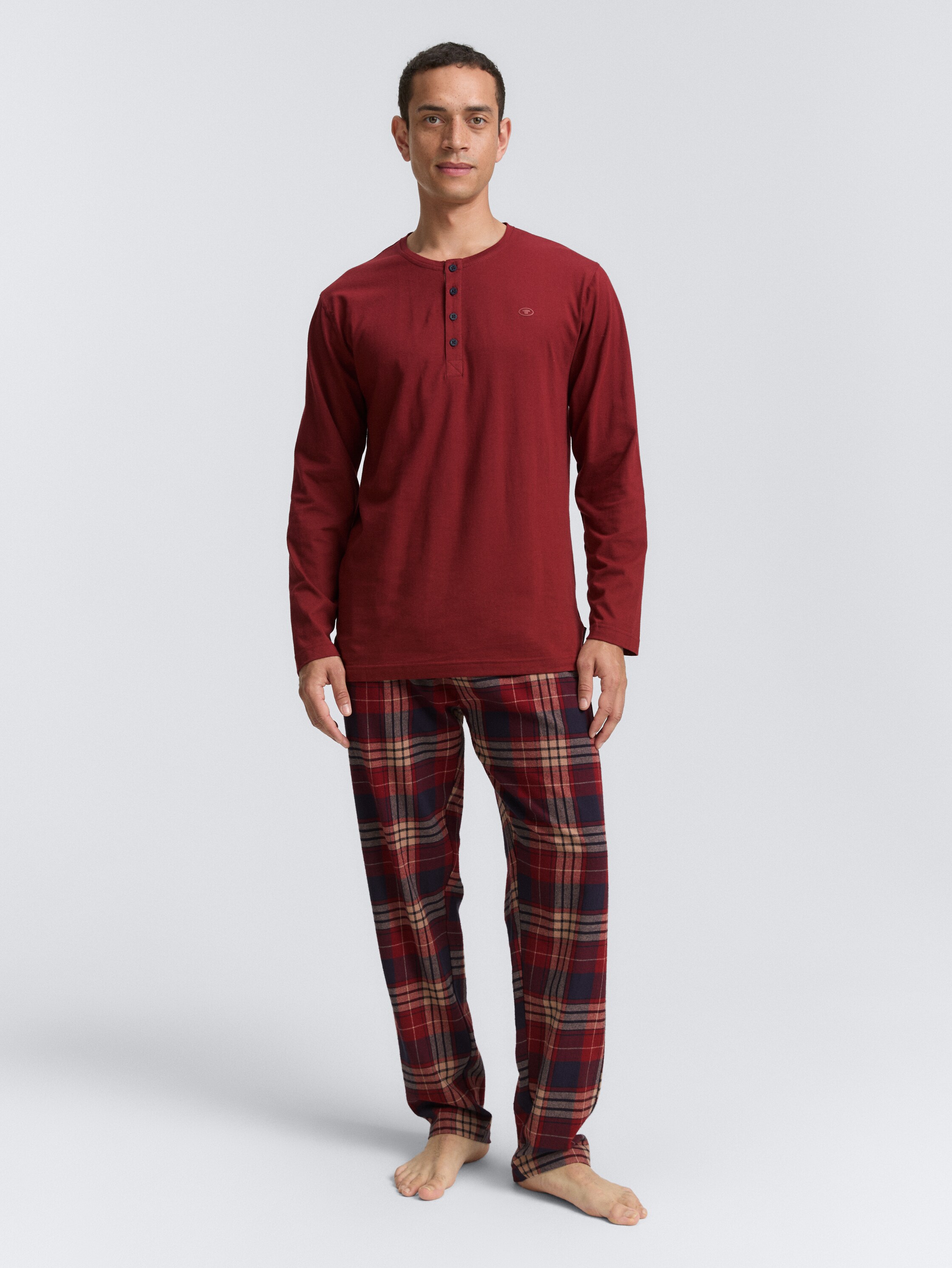 Pyjama set with checked pattern - red-medium-check - Model front view