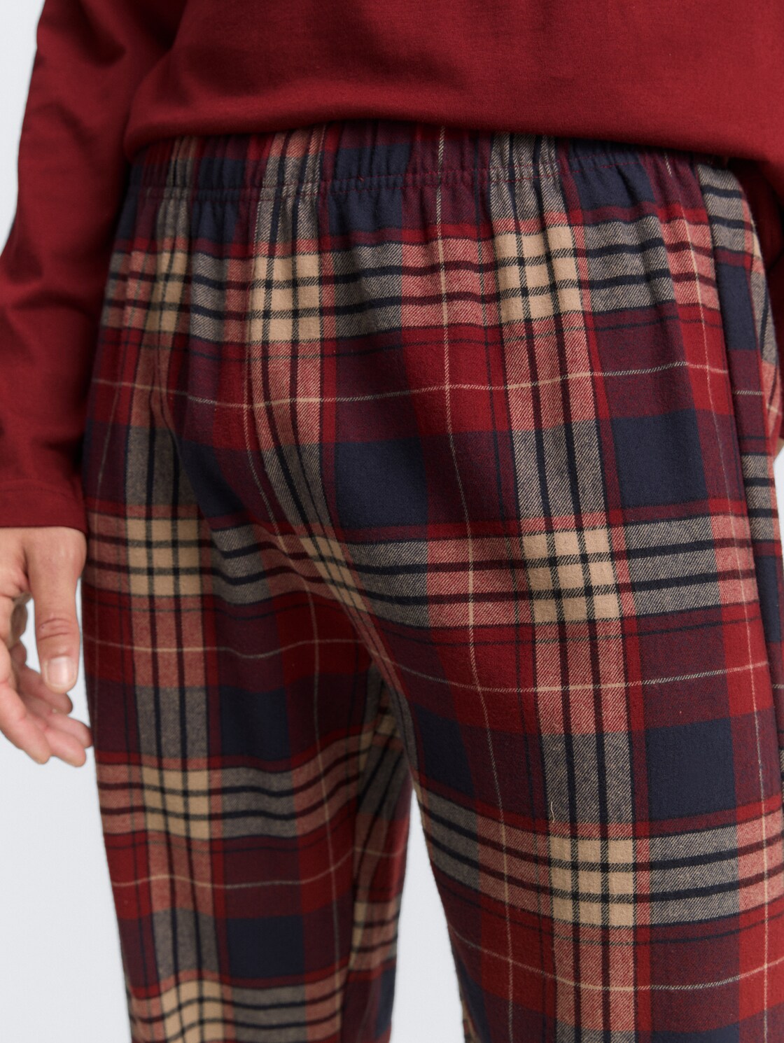 Pyjama-Set mit Karomuster - red-medium-check - Detail-Model-Ansicht