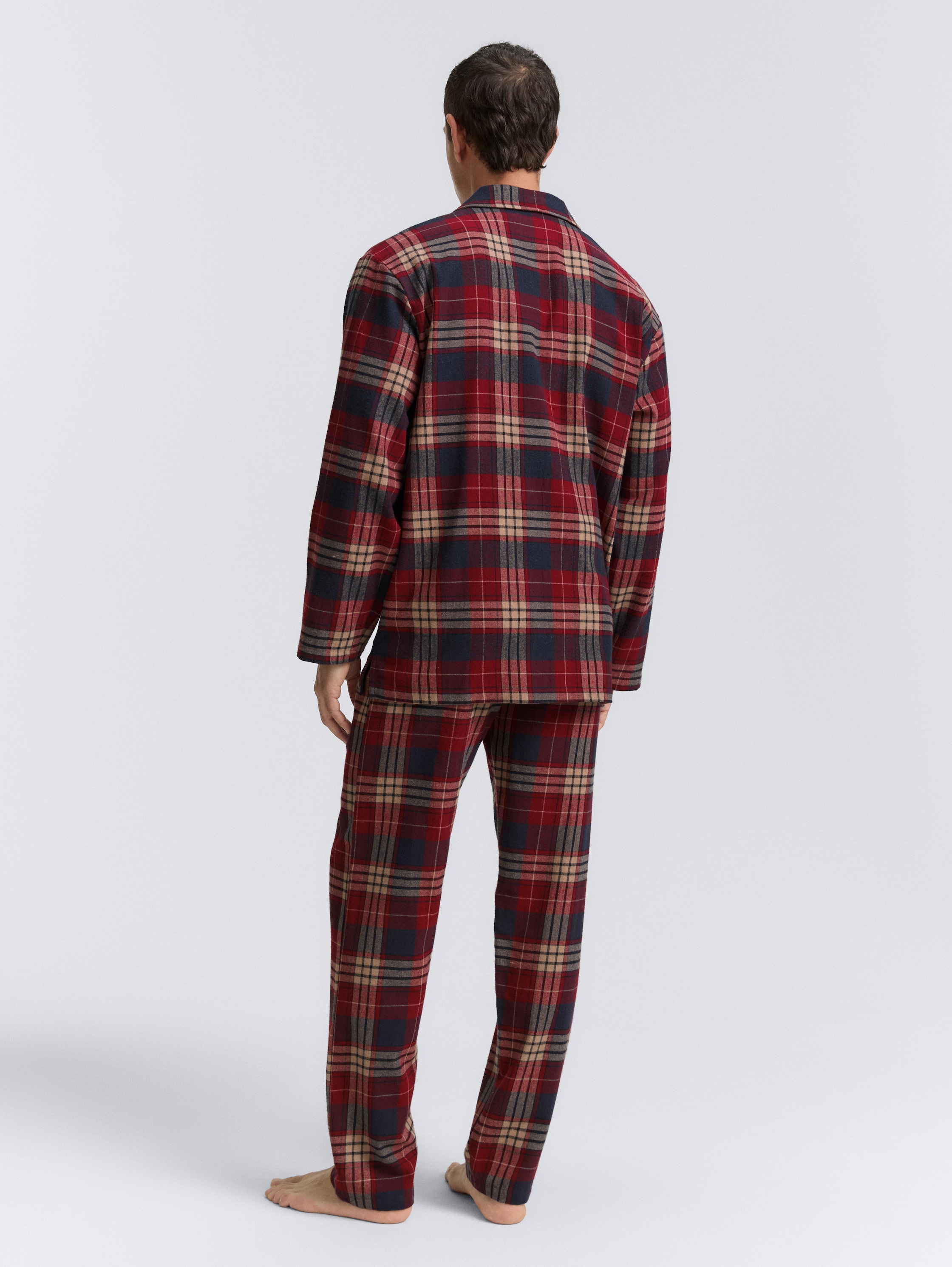 Pyjama set with checked pattern - red-medium-check - Neckline model-back view