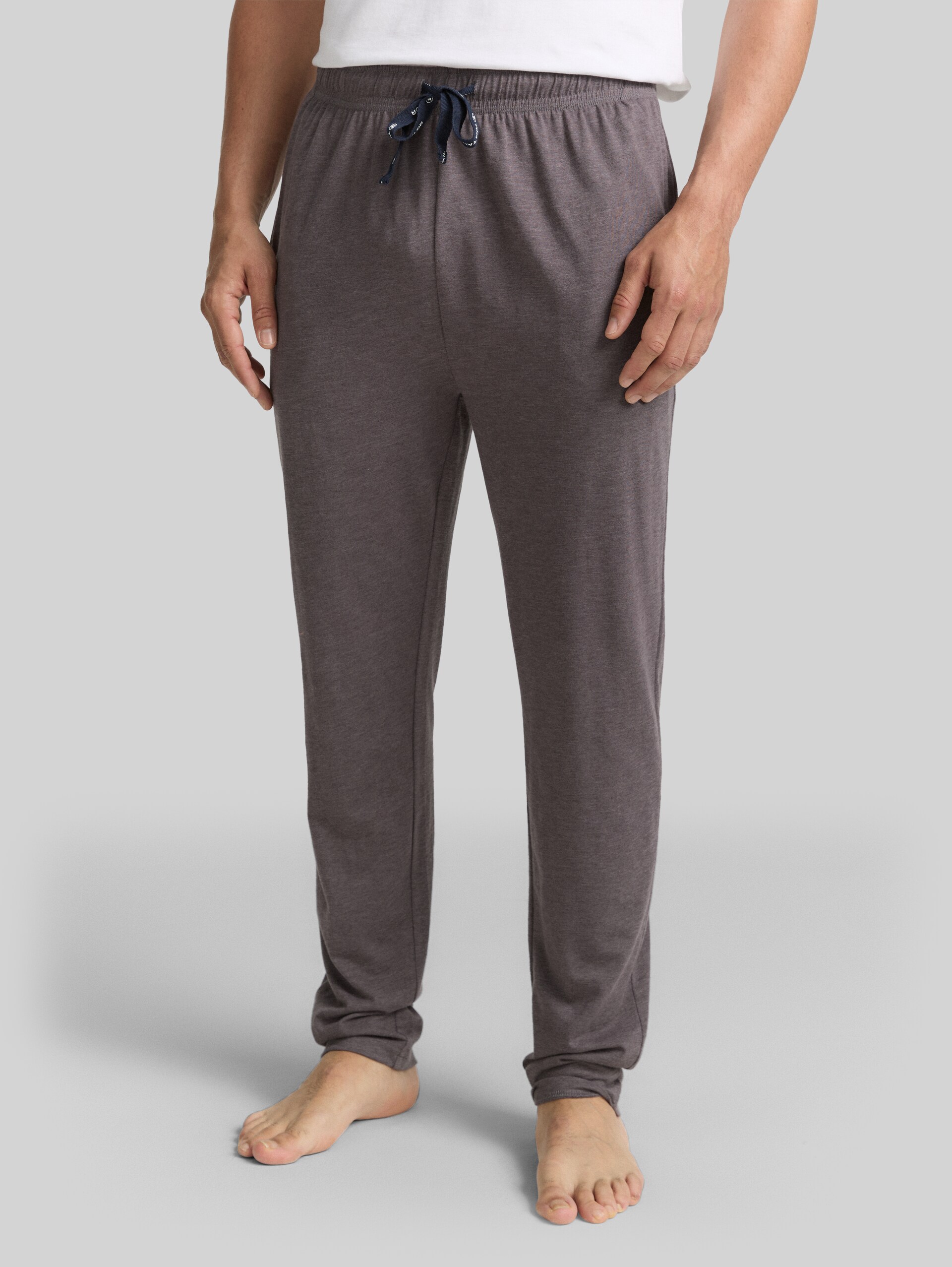 Pantalon de pyjama avec aspect mélangé - grey-dark-melange - Découpe Vue de face du modèle