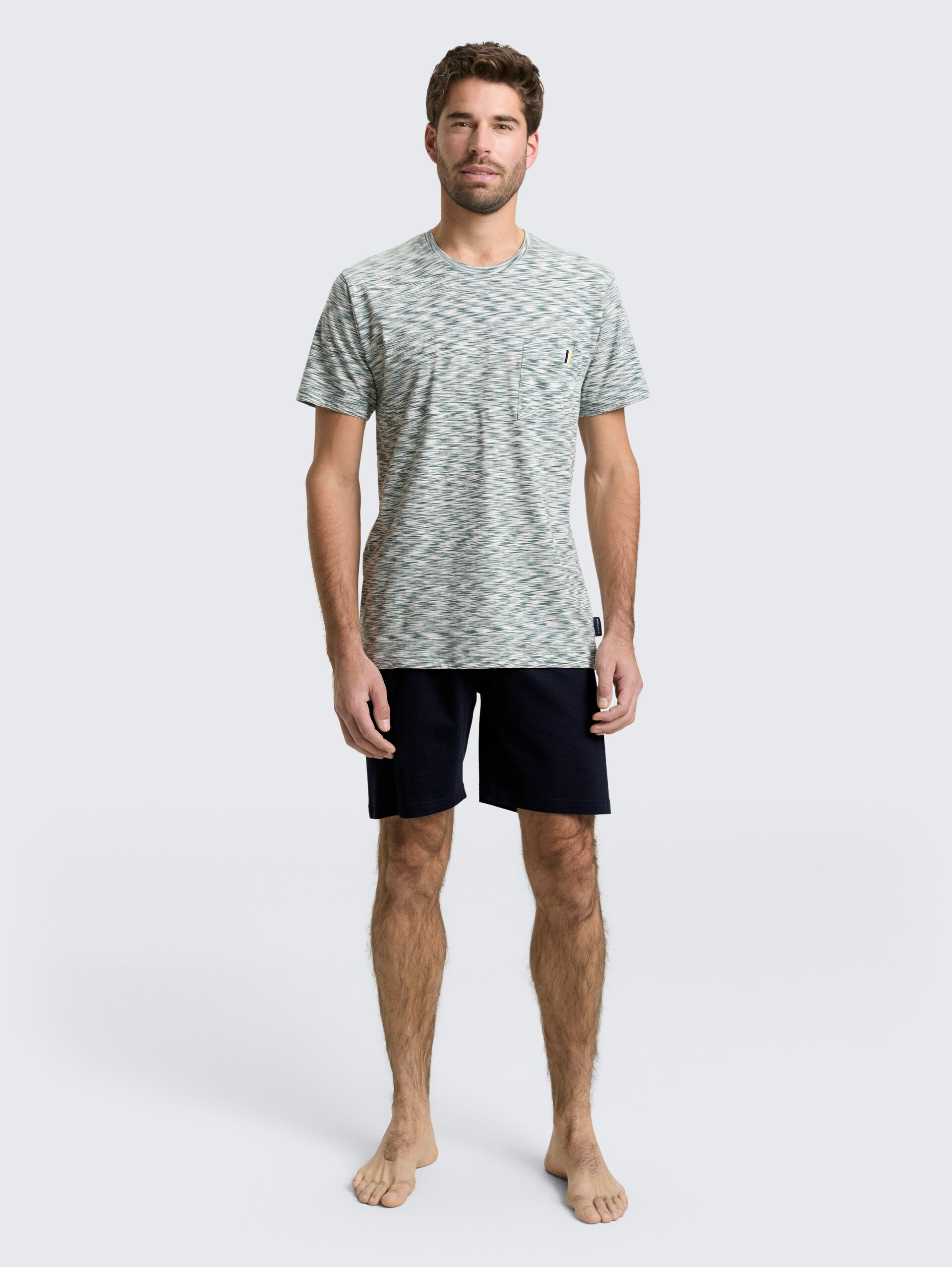 Pyjama-Set mit Muster - green-medium-multi - Model-Vorderansicht