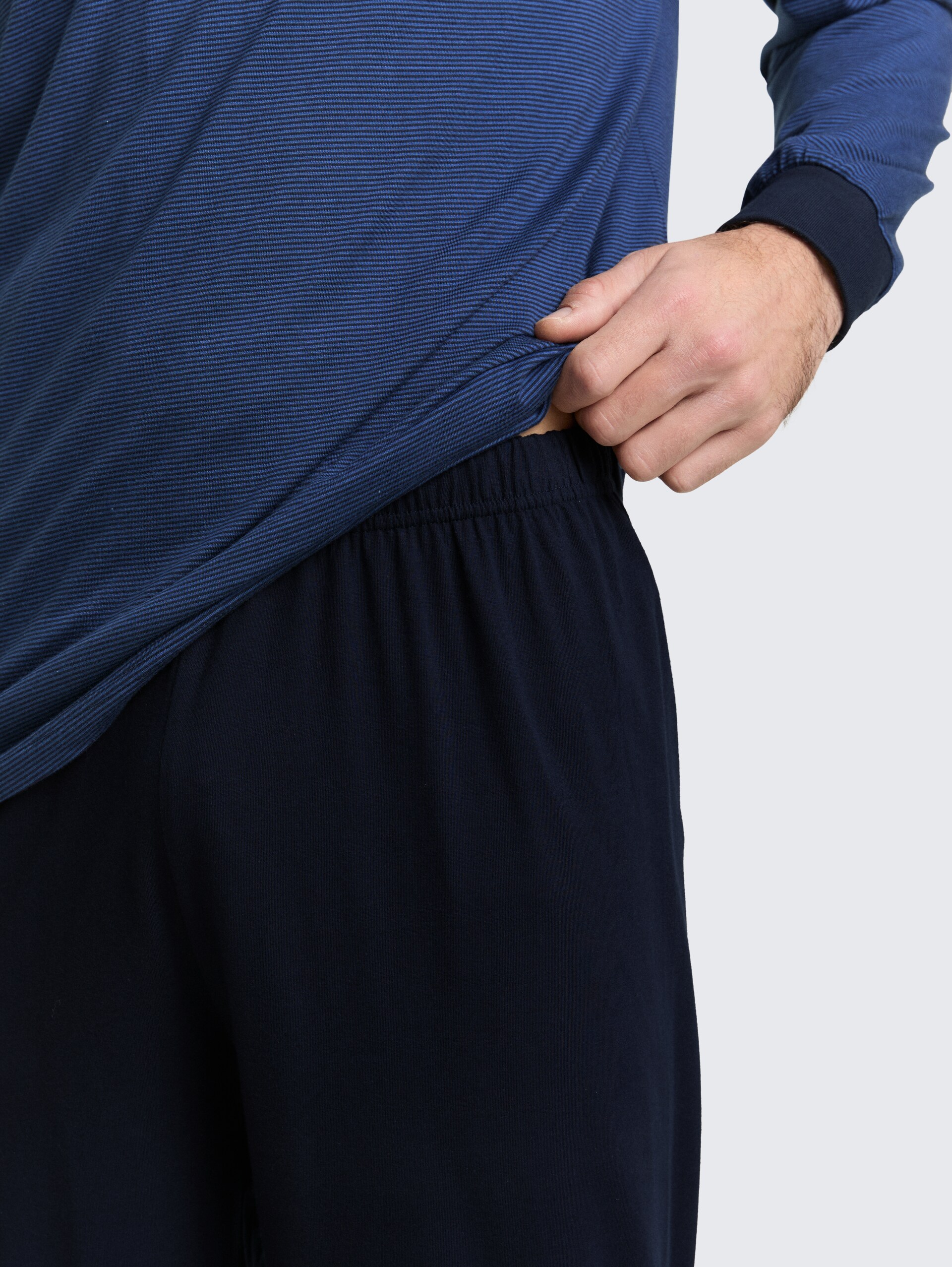 Pyjamaset met gestreept patroon - blue stripe - Detailaanzicht model