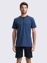 Pyjamaset met streepjesmotief - blue stripe - Nek model vooraanzicht