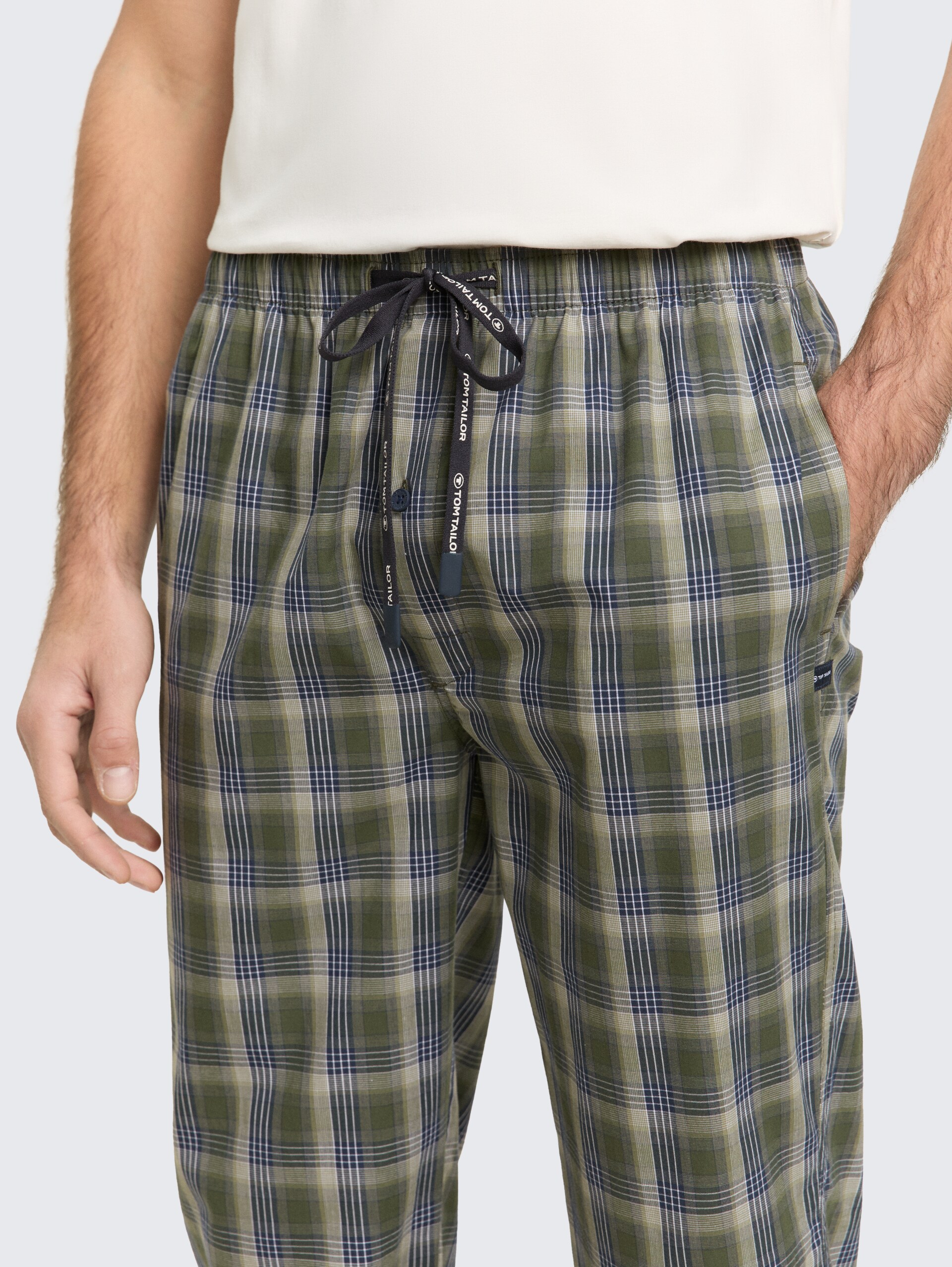 Pyjama broek van katoen - green-dark-check - Detailaanzicht model