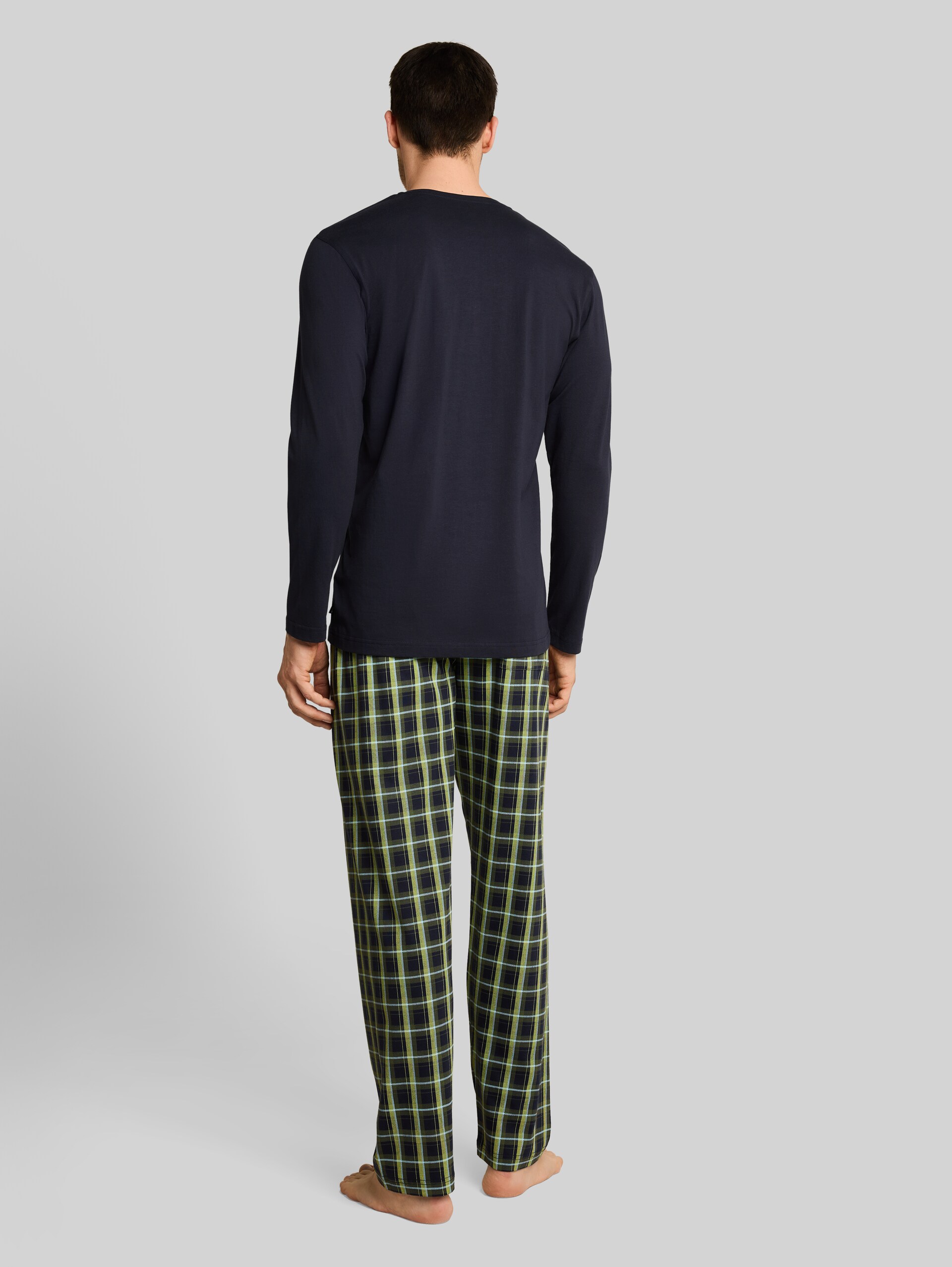 Pyjamaset met ruitjespatroon - green-dark-check - Neklijn model-achteraanzicht