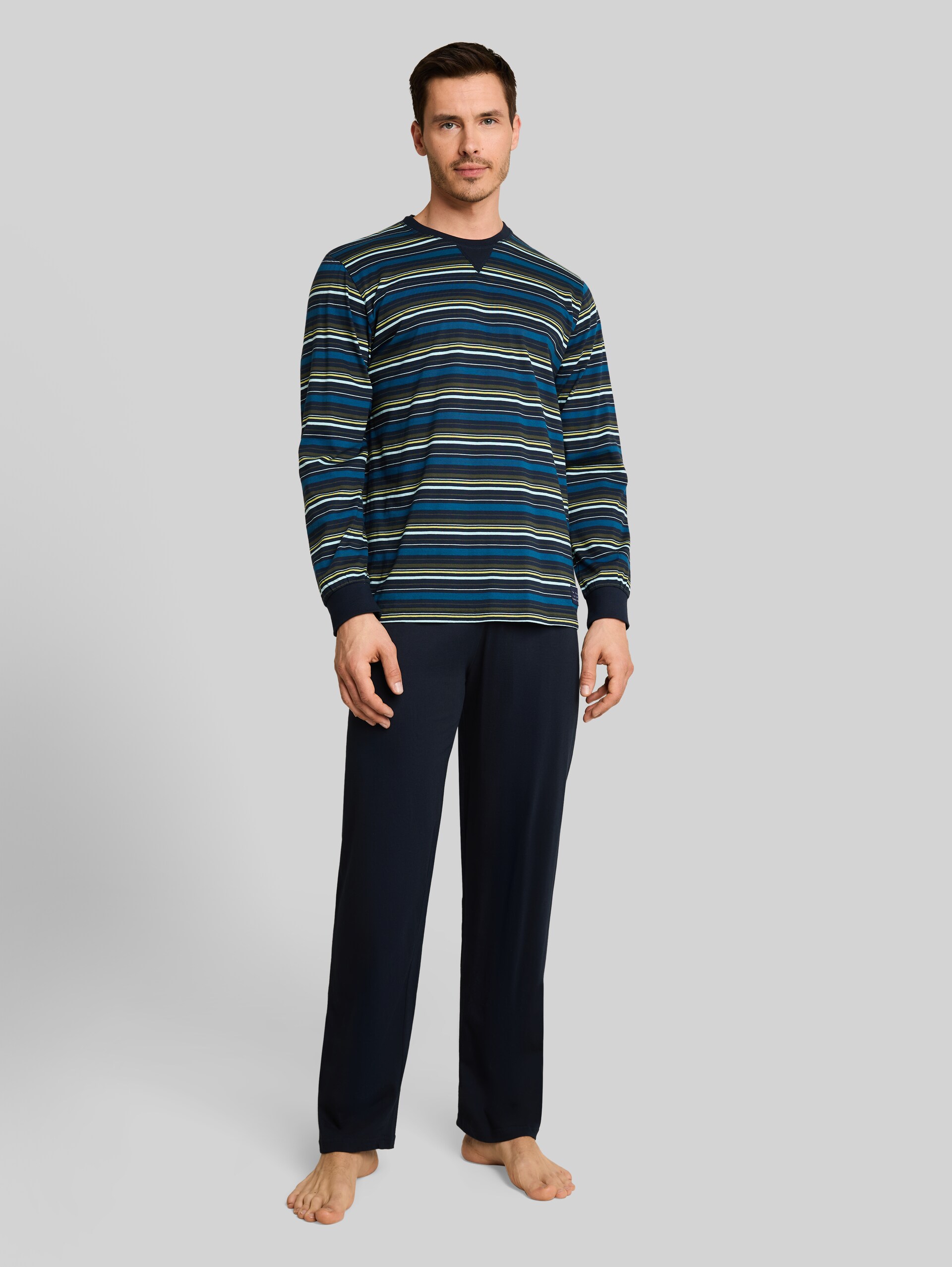 Pyjamaset met streepmotief - blue stripe - Nek model vooraanzicht