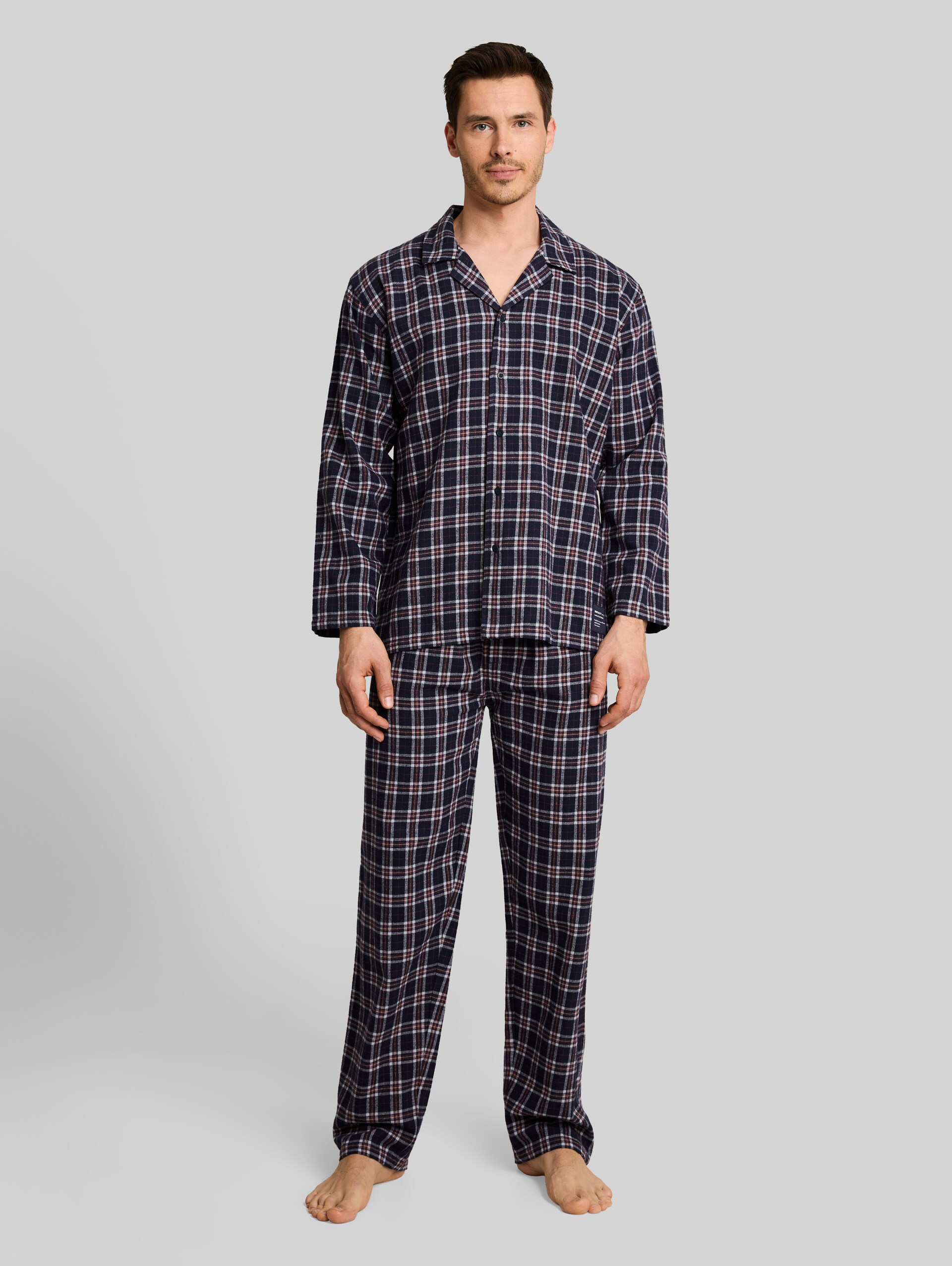 Pyjamaset met ruitjespatroon - blue-dark-check - Nek model vooraanzicht