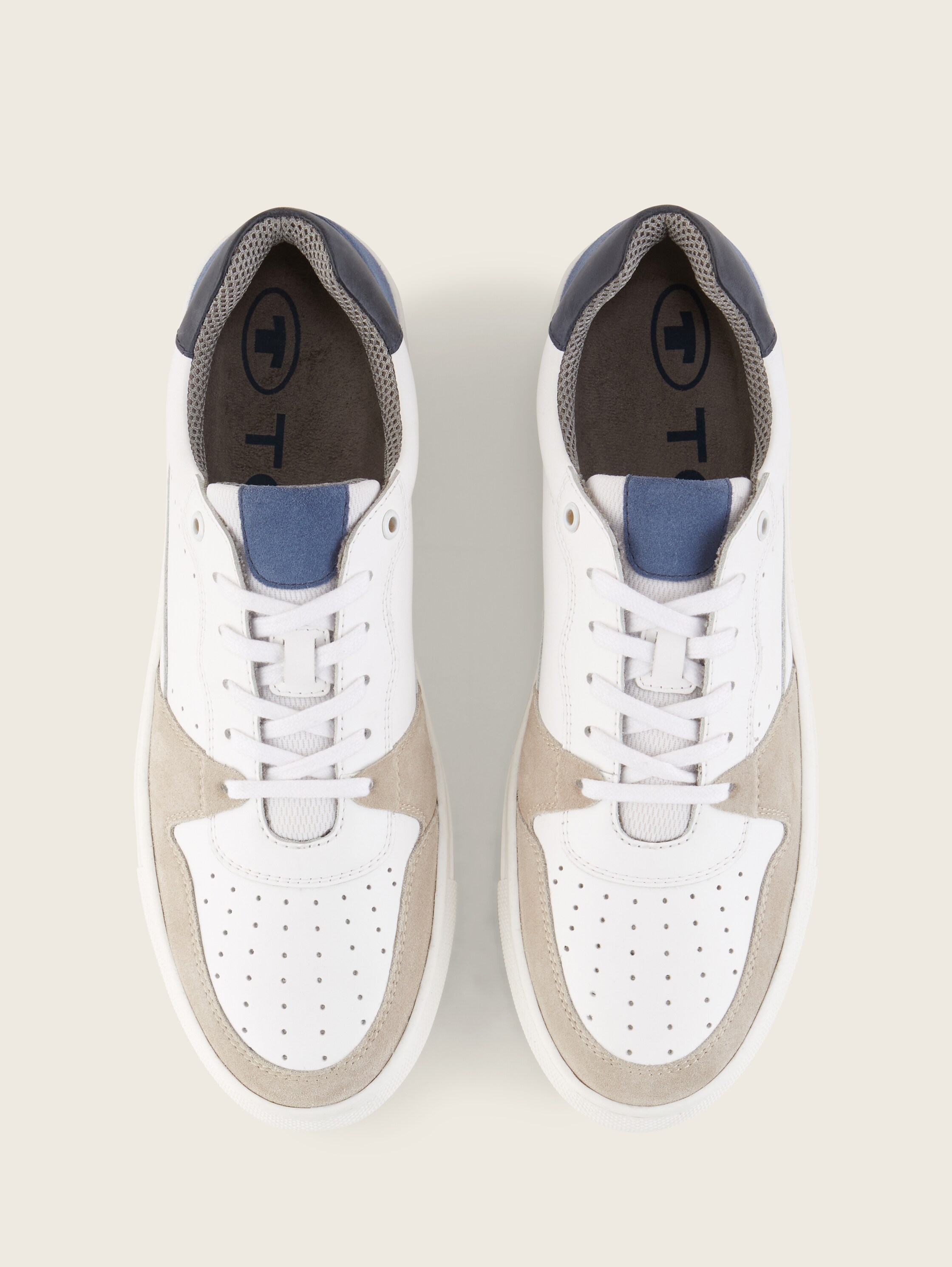Sneaker aus Leder - whitenavy - 